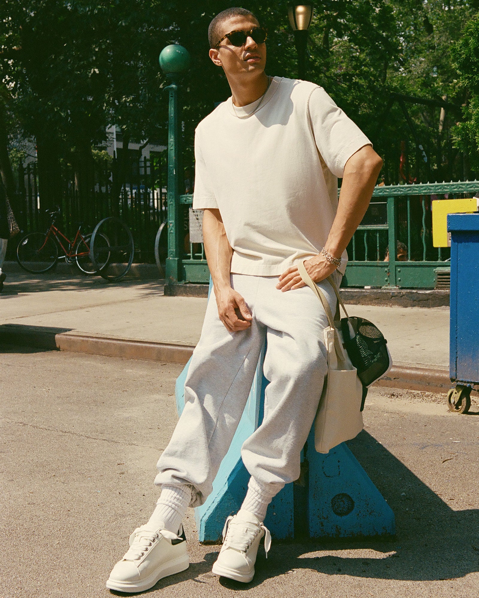 SM_2025_Q3_MENS_5_FROSTED.jpg