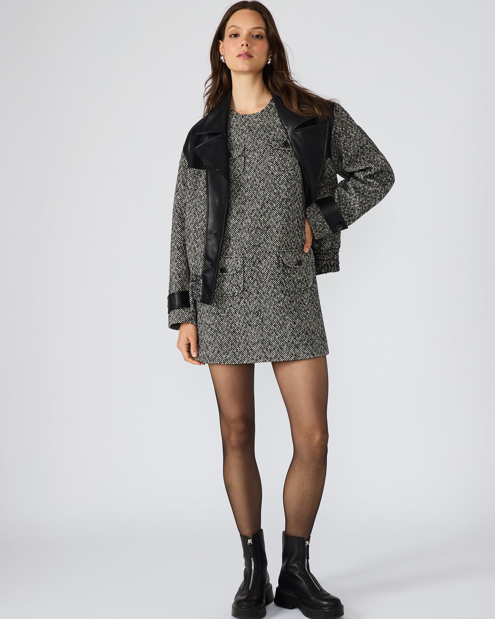 STEVEMADDEN_APPAREL_BP308252_BLACK-WHITE_29014.jpg