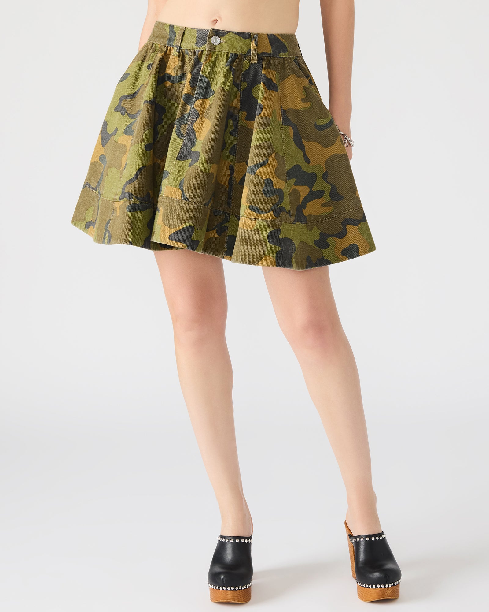 STEVEMADDEN_APPAREL_BP309439_EVERGLADE_9018.jpg