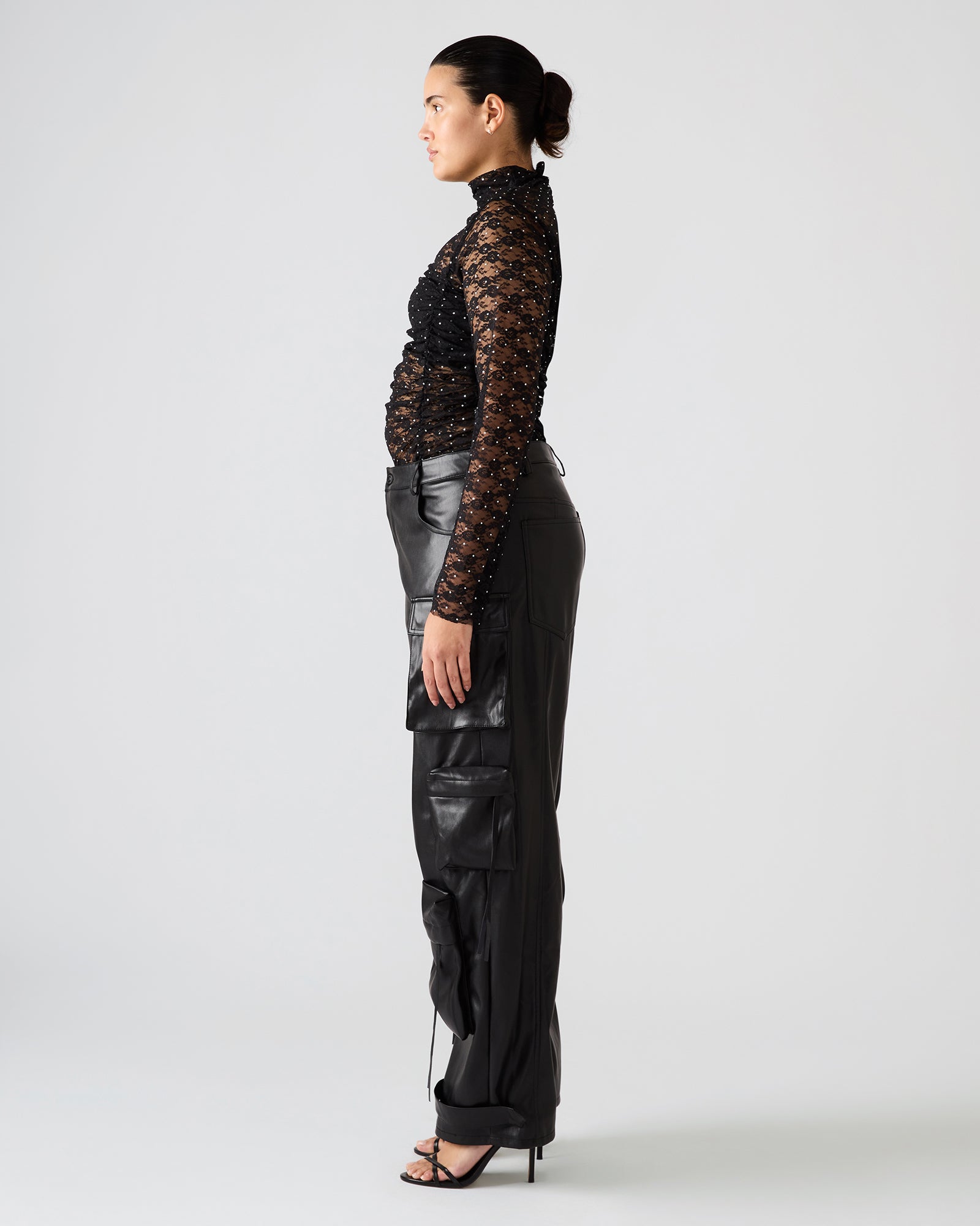 STEVEMADDEN_APPAREL_BP403778_BLACK_02.jpg