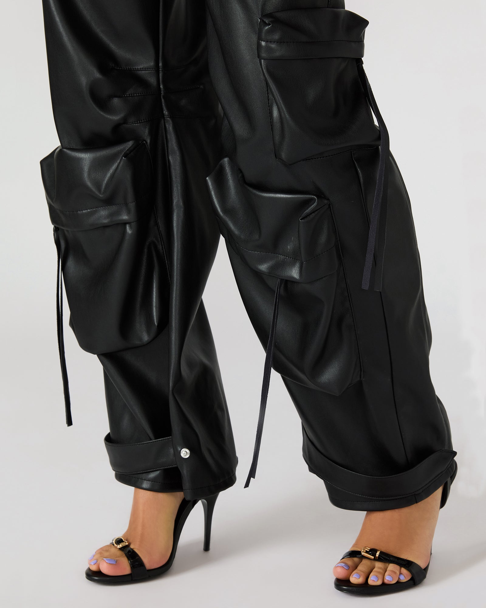 STEVEMADDEN_APPAREL_BP403778_BLACK_0708.jpg