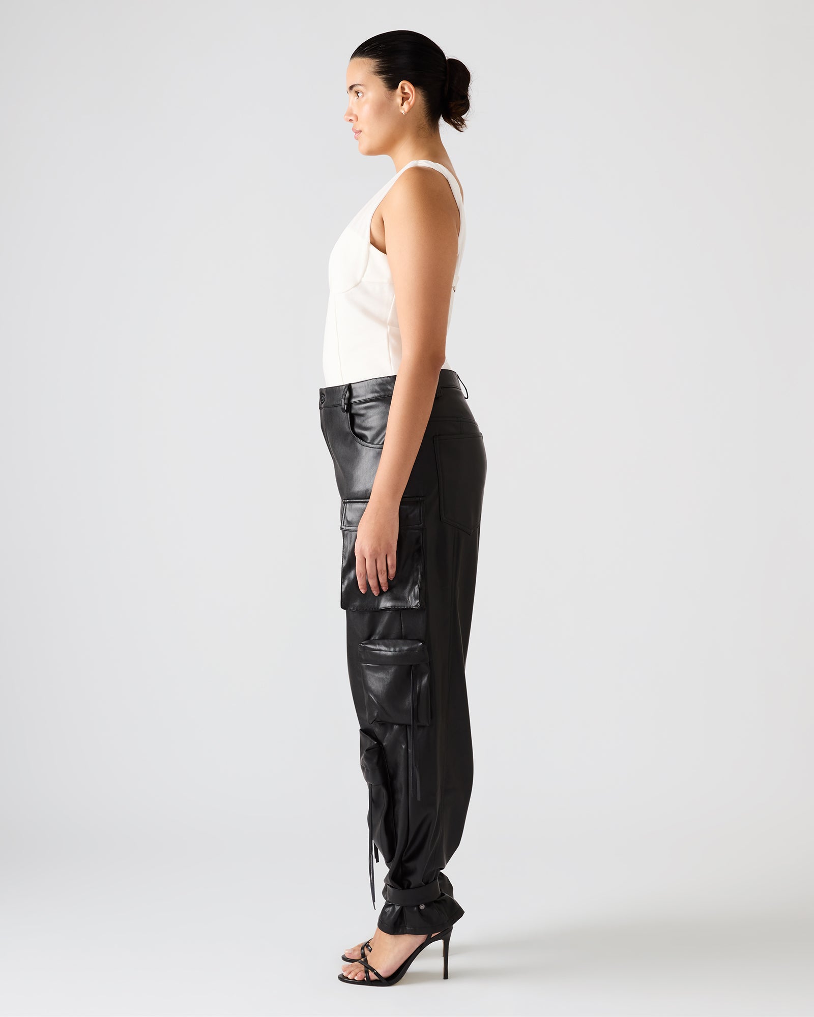 STEVEMADDEN_APPAREL_BP405702_IVORY_01.jpg