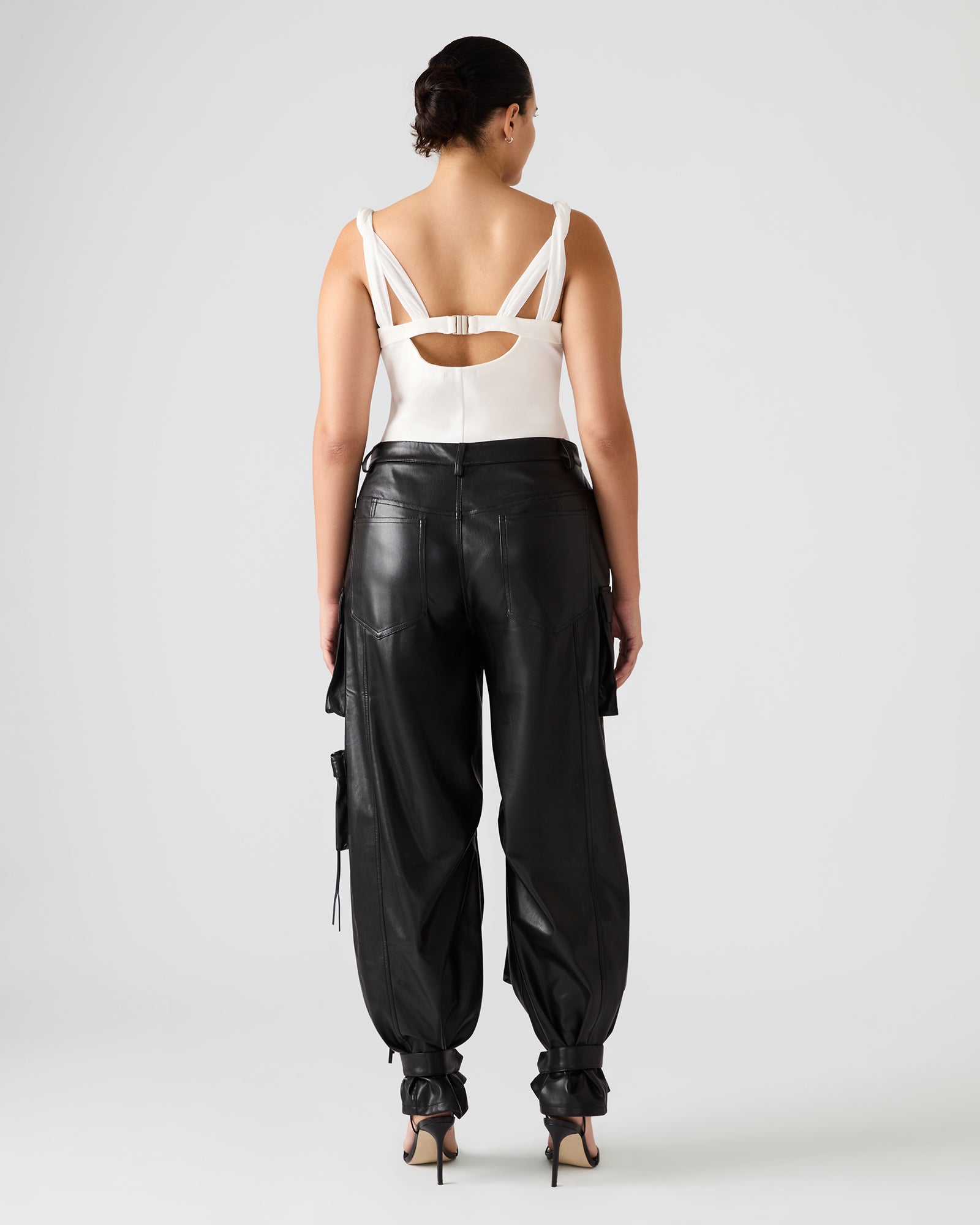 STEVEMADDEN_APPAREL_BP405702_IVORY_02.jpg