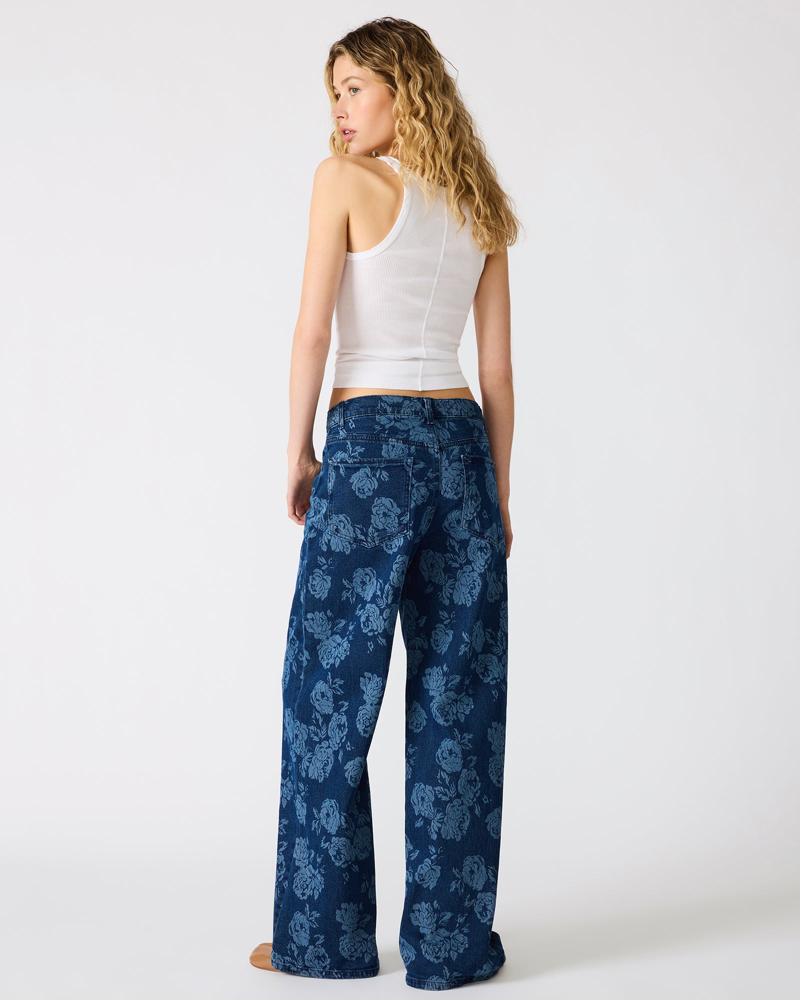 STEVEMADDEN_APPAREL_SA06137_ROSE-FROST_05_383d0cce-e58a-4d12-82de-ed473fa71f6f.jpg