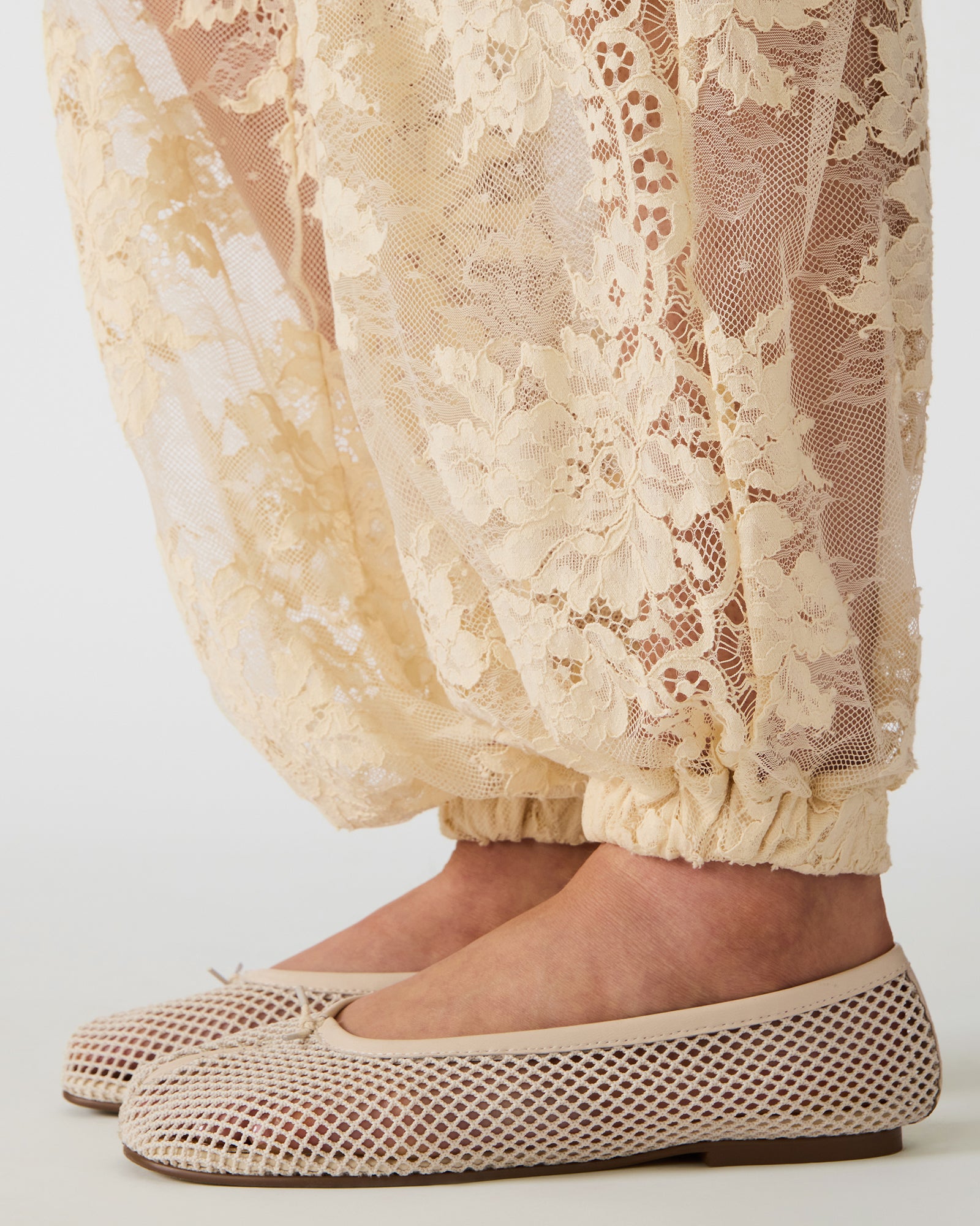 STEVEMADDEN_APPAREL_SA06178_TROPIC-SANDS_04_34b32937-b544-4d9d-8b26-d7506a12a098.jpg