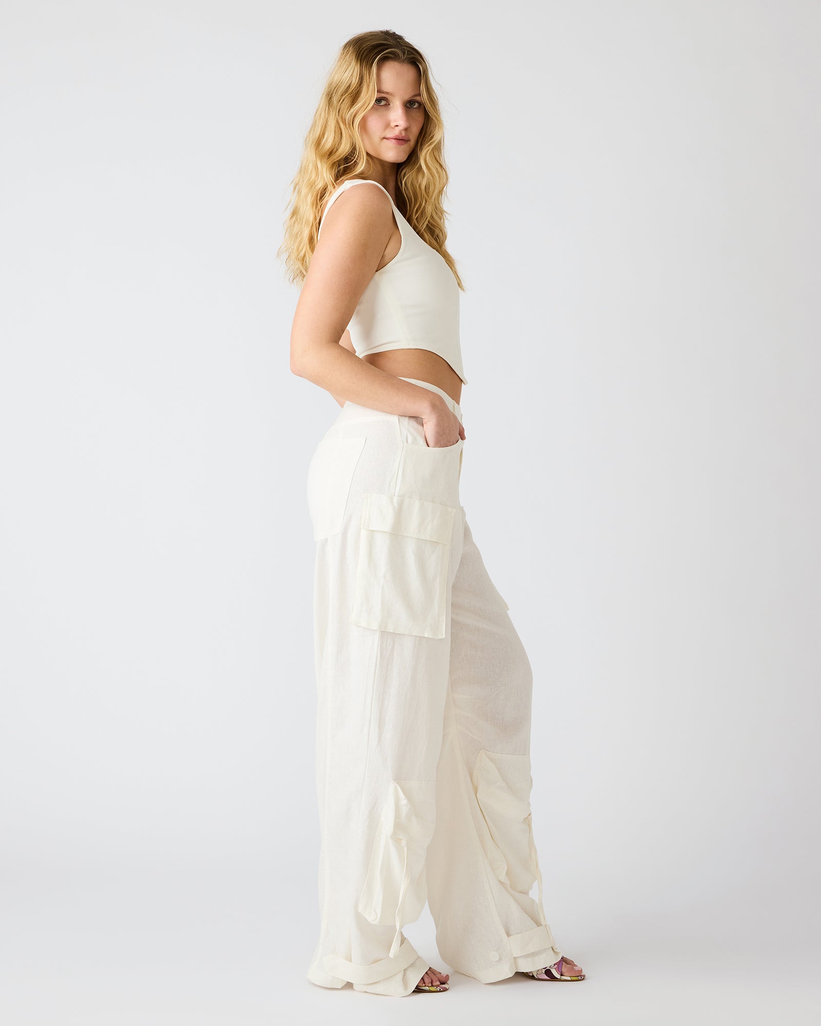 STEVEMADDEN_APPAREL_SA06445_WHITE_02.jpg