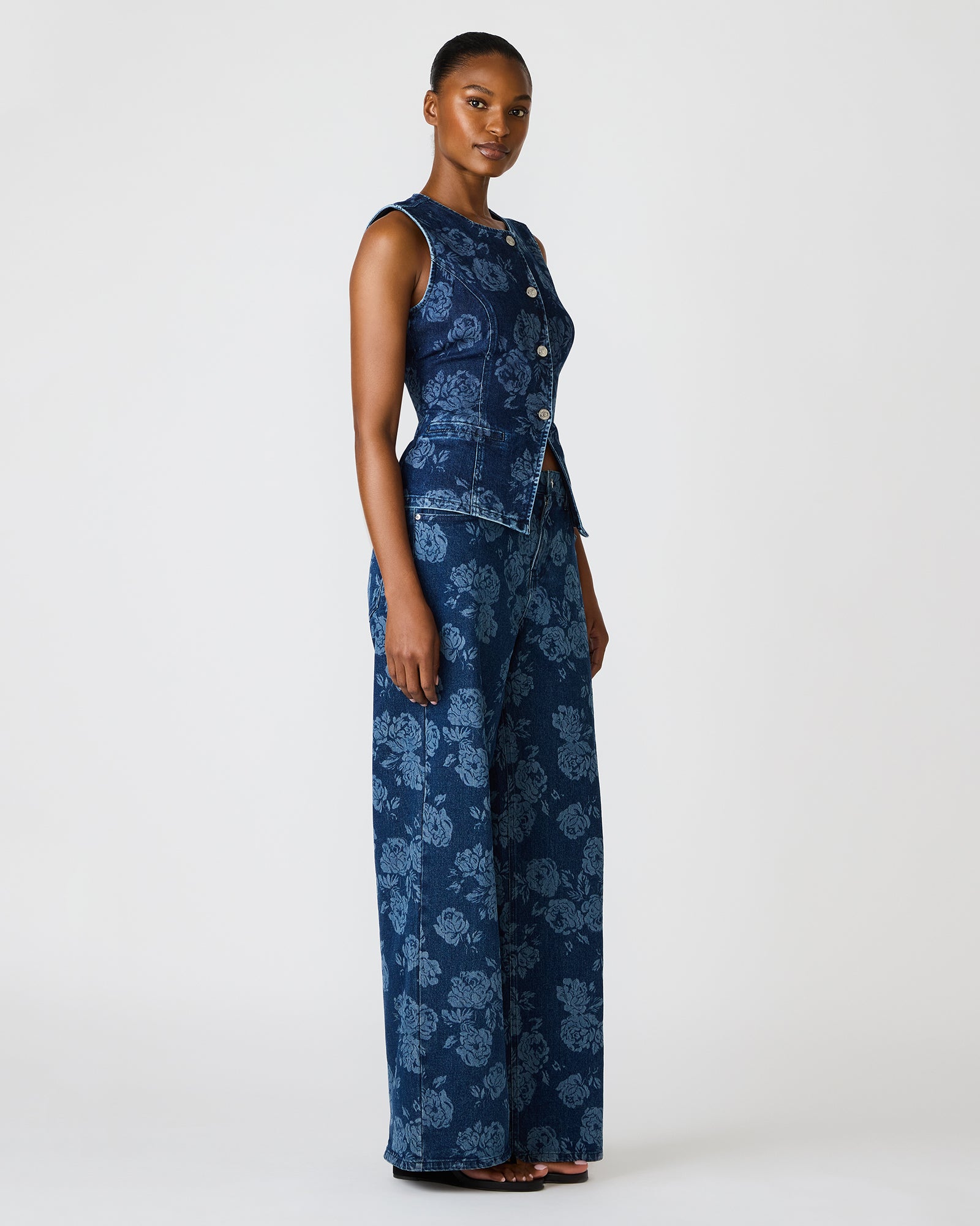 STEVEMADDEN_APPAREL_SA09570_ROSE-FROST_03.jpg