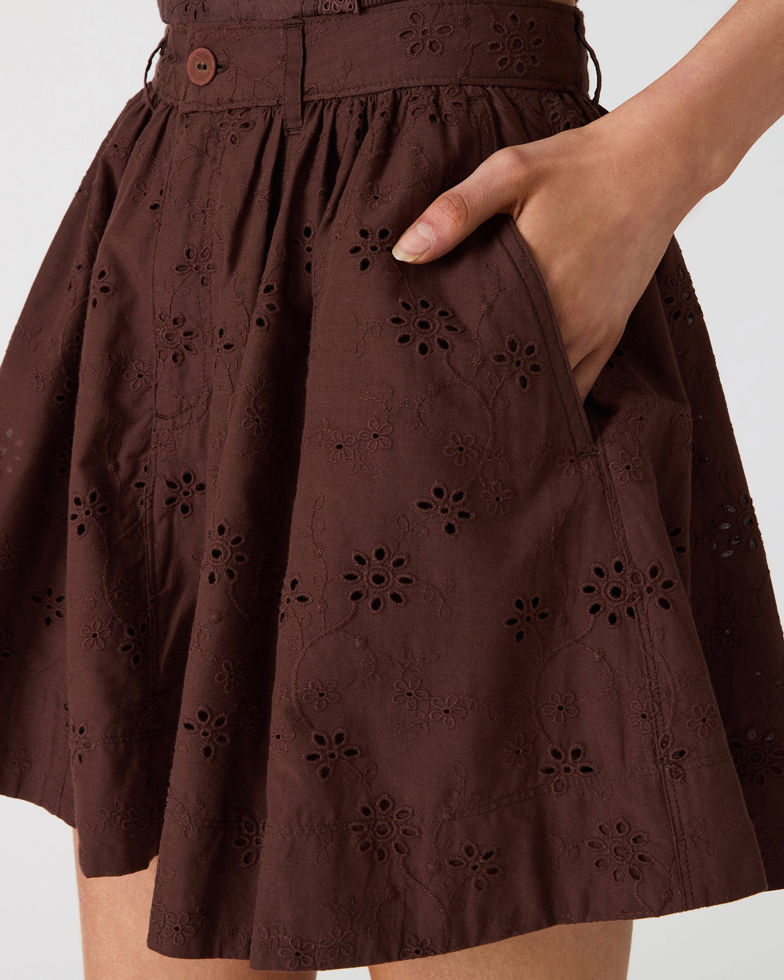 STEVEMADDEN_APPAREL_SA17412_WALNUT_04_b6f8d1db-cb3f-42c6-93de-5450270c6b50.jpg