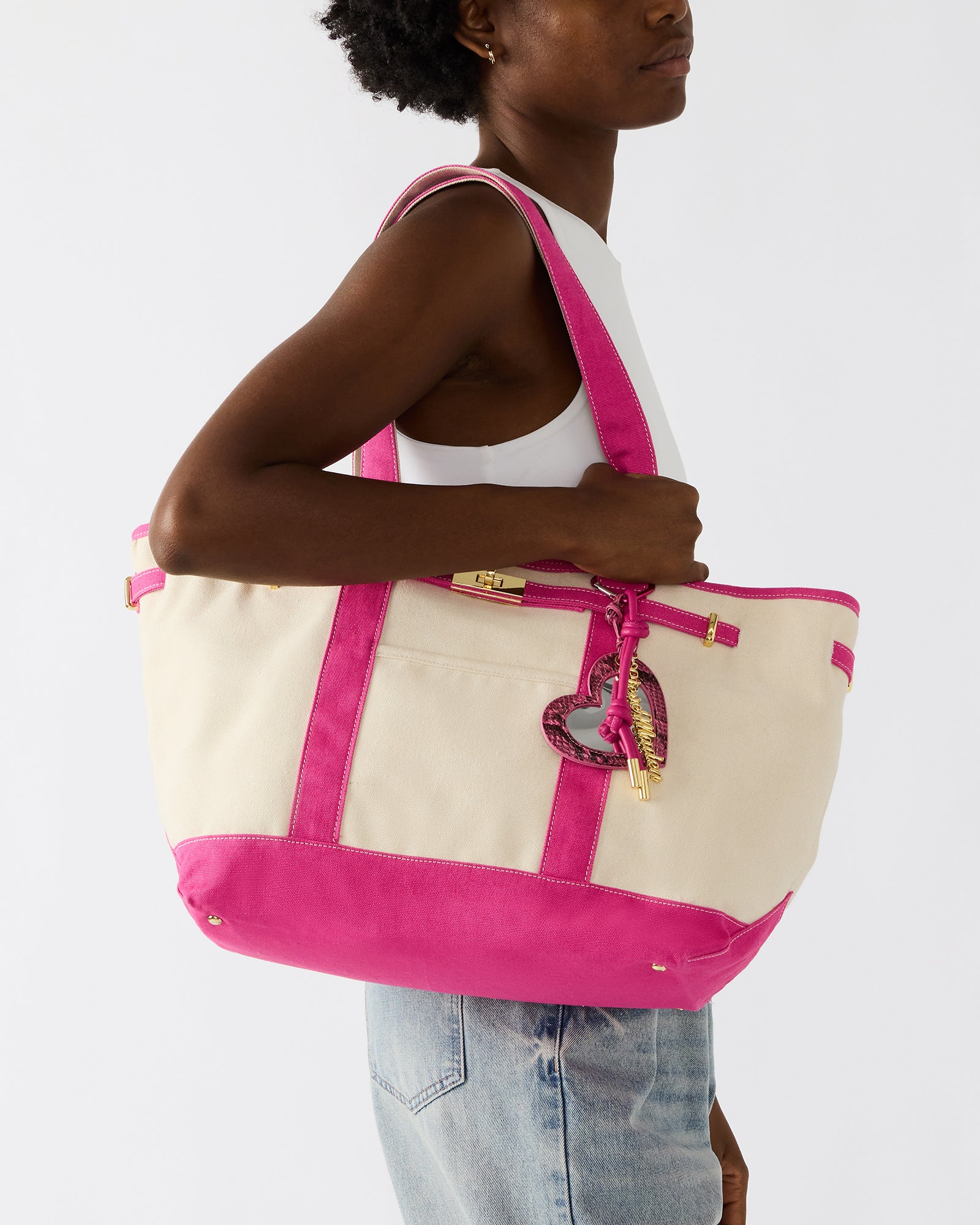 STEVEMADDEN_HANDBAGS_BBOAT_HOT-PINK_0584_058e49d3-c974-4190-b793-cc3c0c02918c.jpg