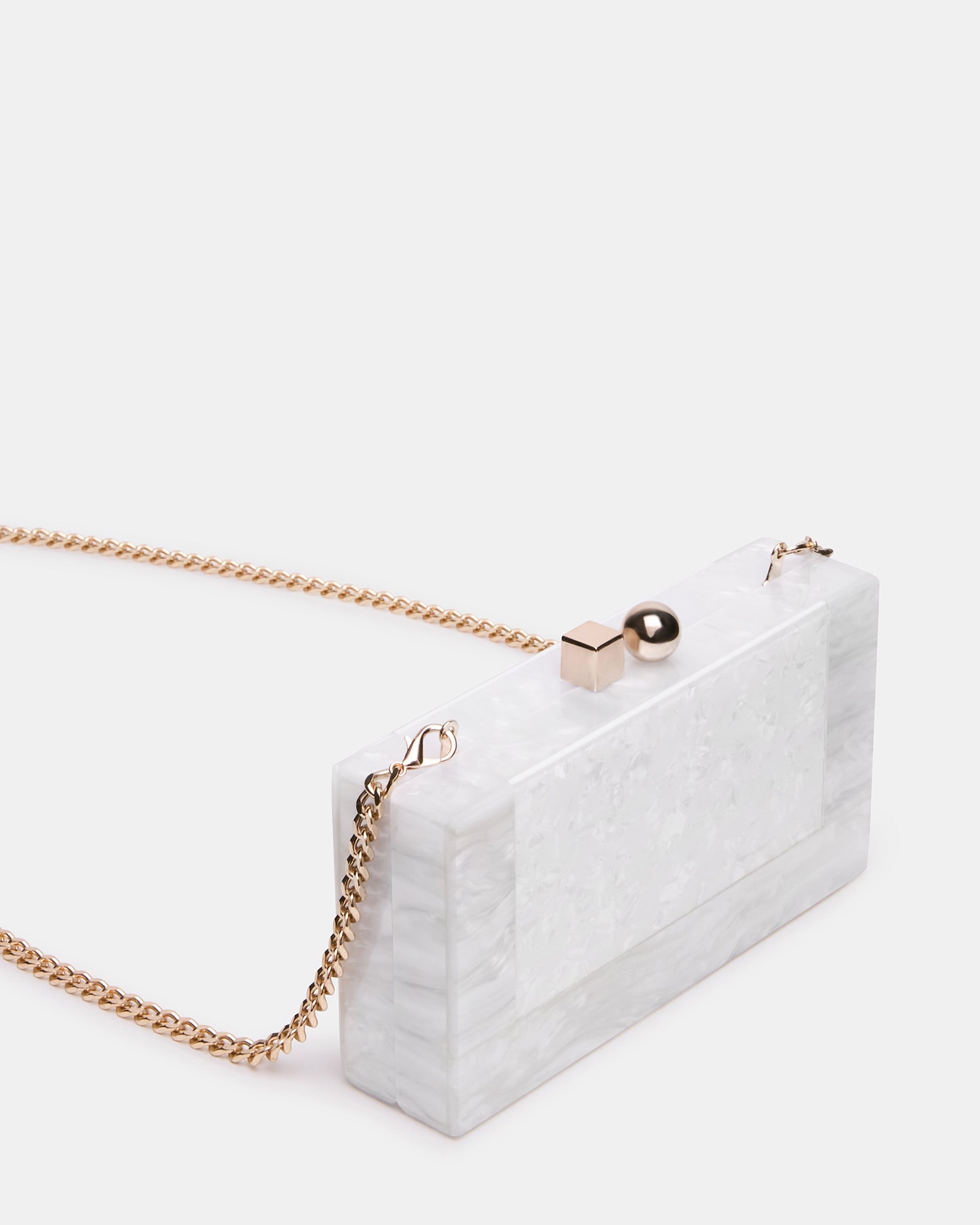 STEVEMADDEN_HANDBAGS_BCAMILAA_WHITE_03_32f3437c-0570-4e9d-82b0-4d57ad8350d5.jpg