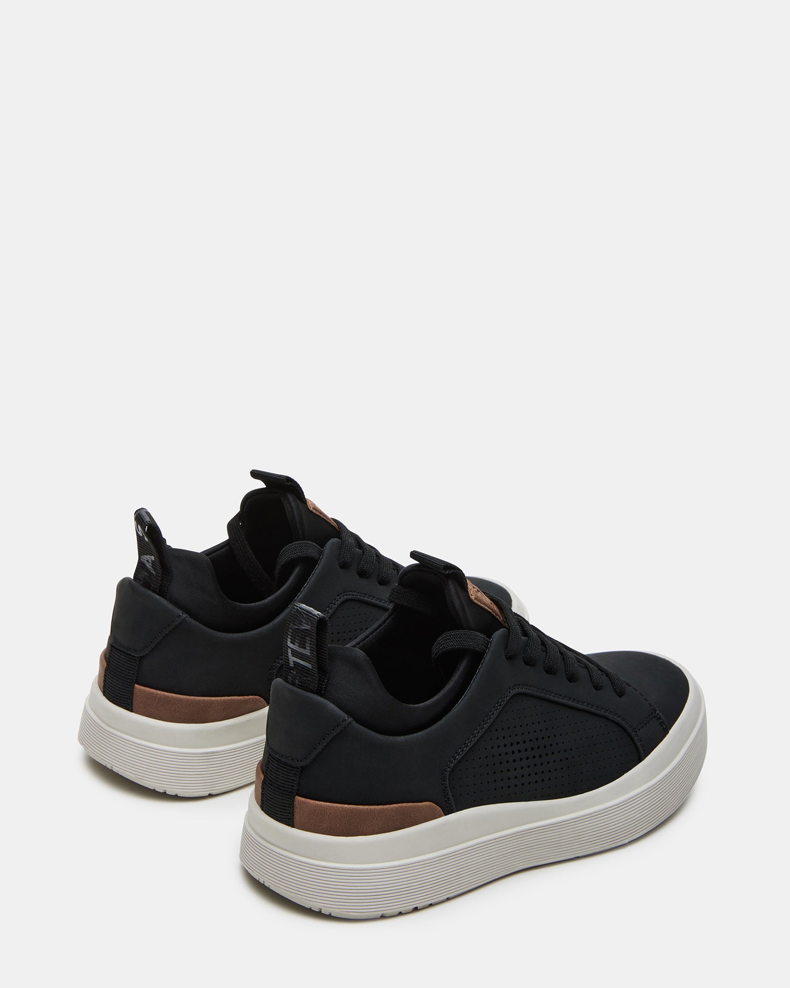 STEVEMADDEN_KIDS_BOASYS_BLACK_02.jpg