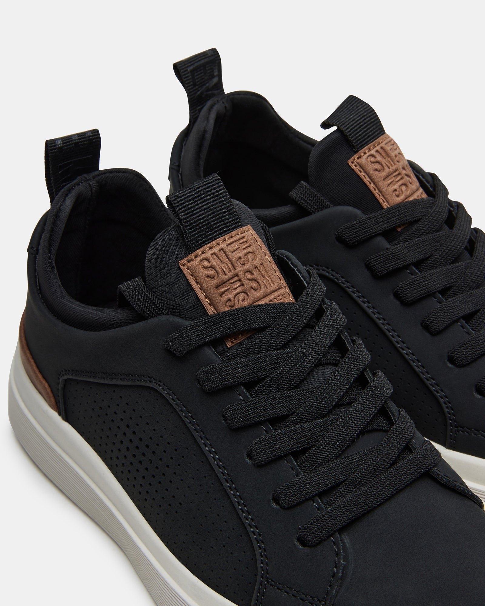 STEVEMADDEN_KIDS_BOASYS_BLACK_04.jpg