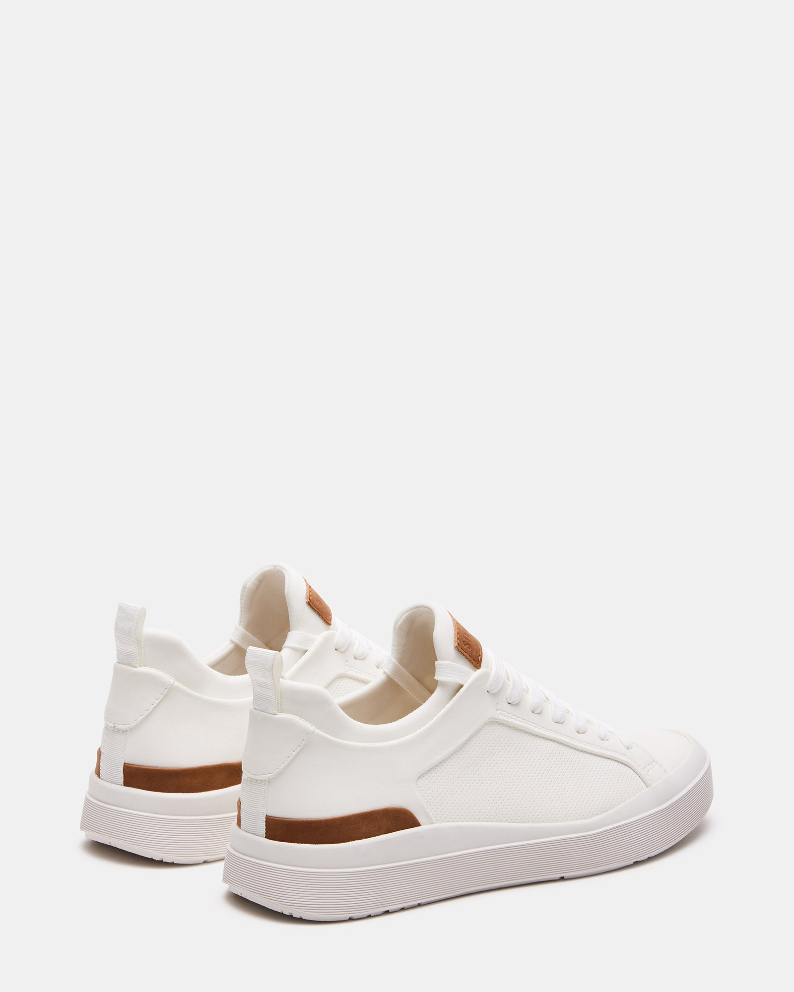 STEVEMADDEN_MENS_DACK_WHITE_02.jpg