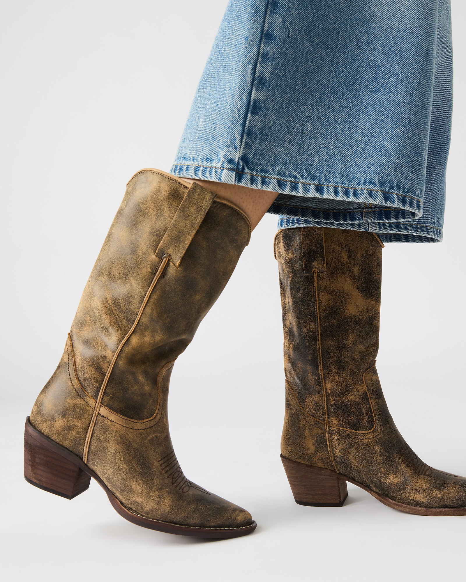 STEVEMADDEN_SHOES_ALBANY_BROWN-DISTRESSED_2809_5b6c0c4e-d3b3-4dbe-8d61-2aa5a80f0131.jpg