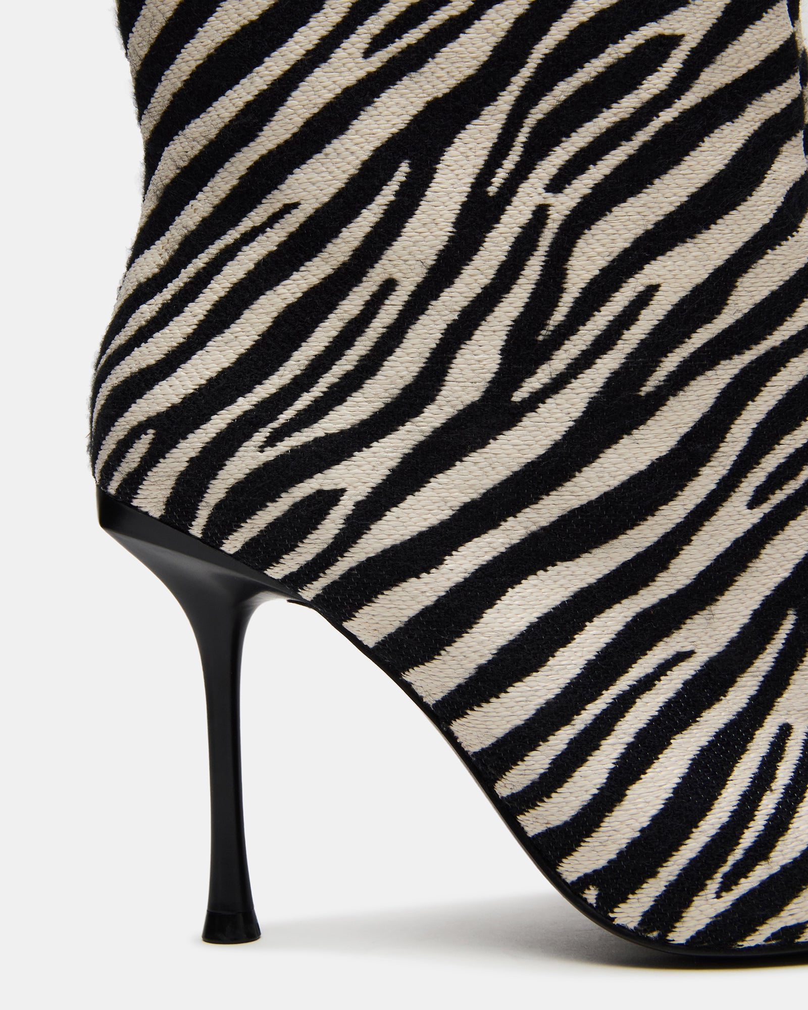 STEVEMADDEN_SHOES_ALLURING_ZEBRA_03.jpg