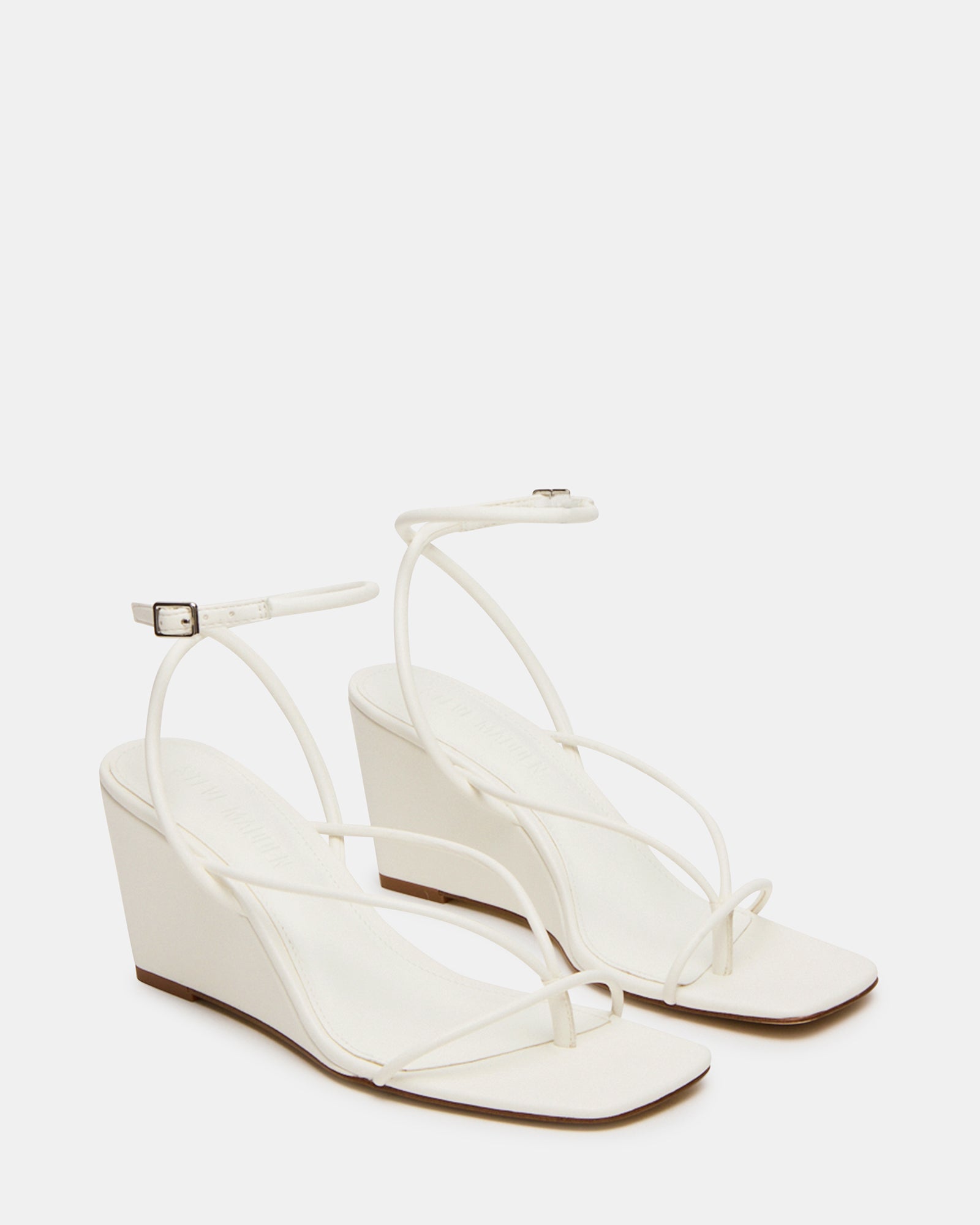 STEVEMADDEN_SHOES_APPA_WHITE_01_d998f454-57cc-4a3c-9168-a30d198a9fbc.jpg