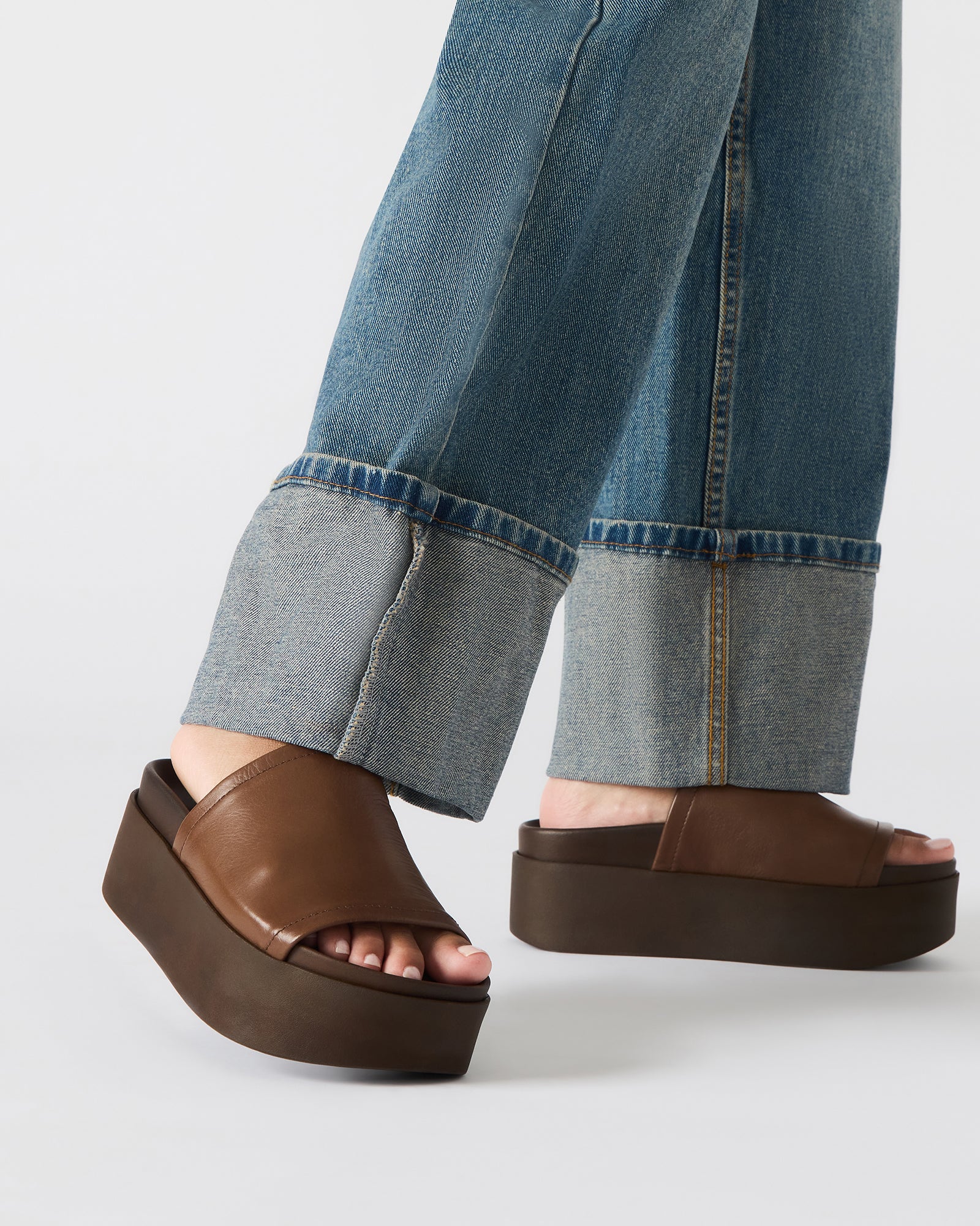 STEVEMADDEN_SHOES_ARWEN_BROWN-LEATHER_14230_3482906a-37cb-4303-87d2-ac24ed07192a.jpg