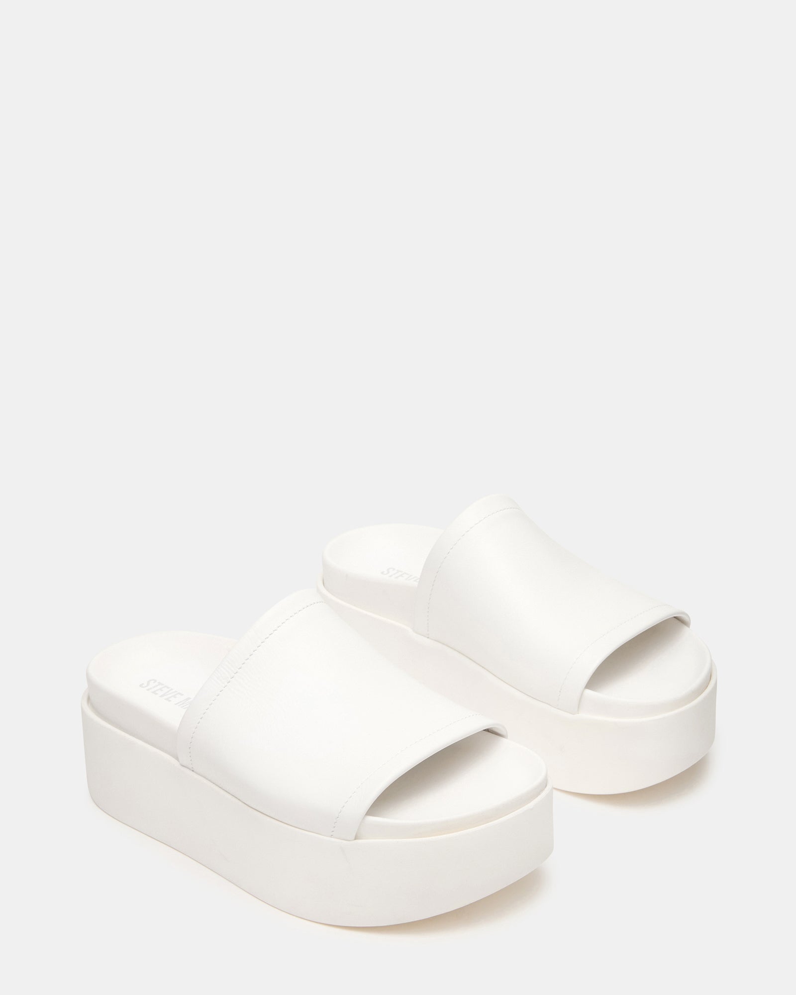 STEVEMADDEN_SHOES_ARWEN_WHITE-LEATHER_02_8df5a65c-46b1-4d86-a288-73361f2f9a23.jpg
