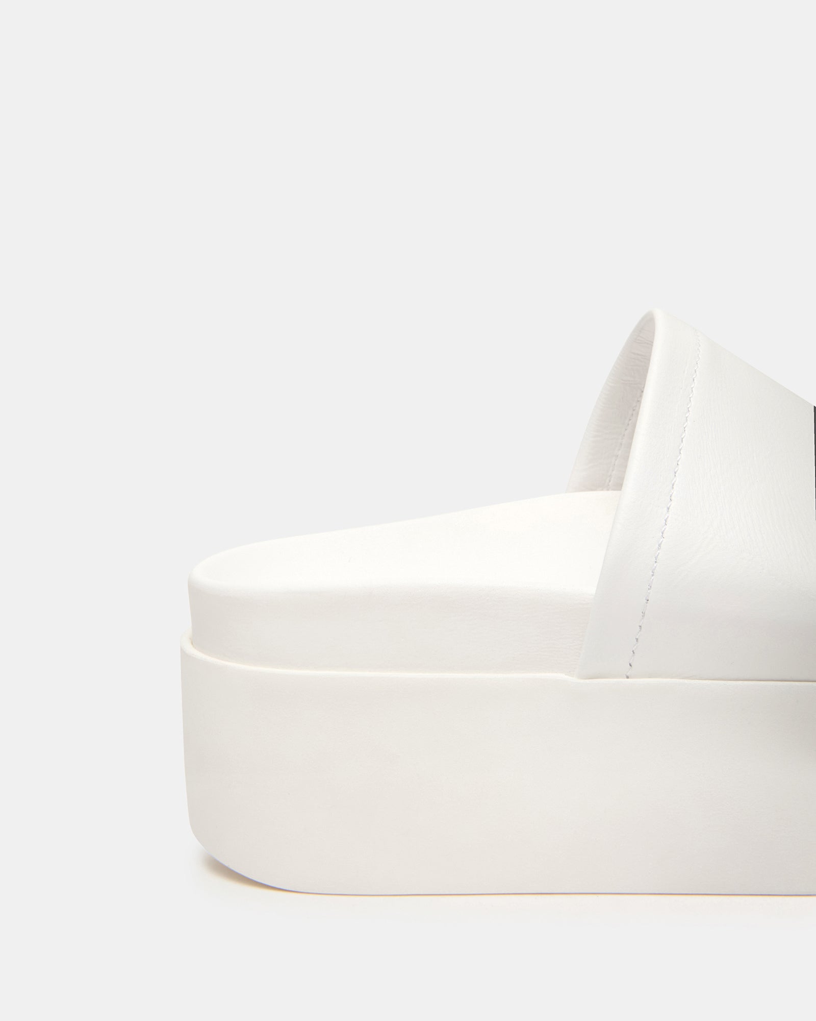 STEVEMADDEN_SHOES_ARWEN_WHITE-LEATHER_05_f60a53b6-4ae7-45dc-a8e5-ec02d968d0c4.jpg