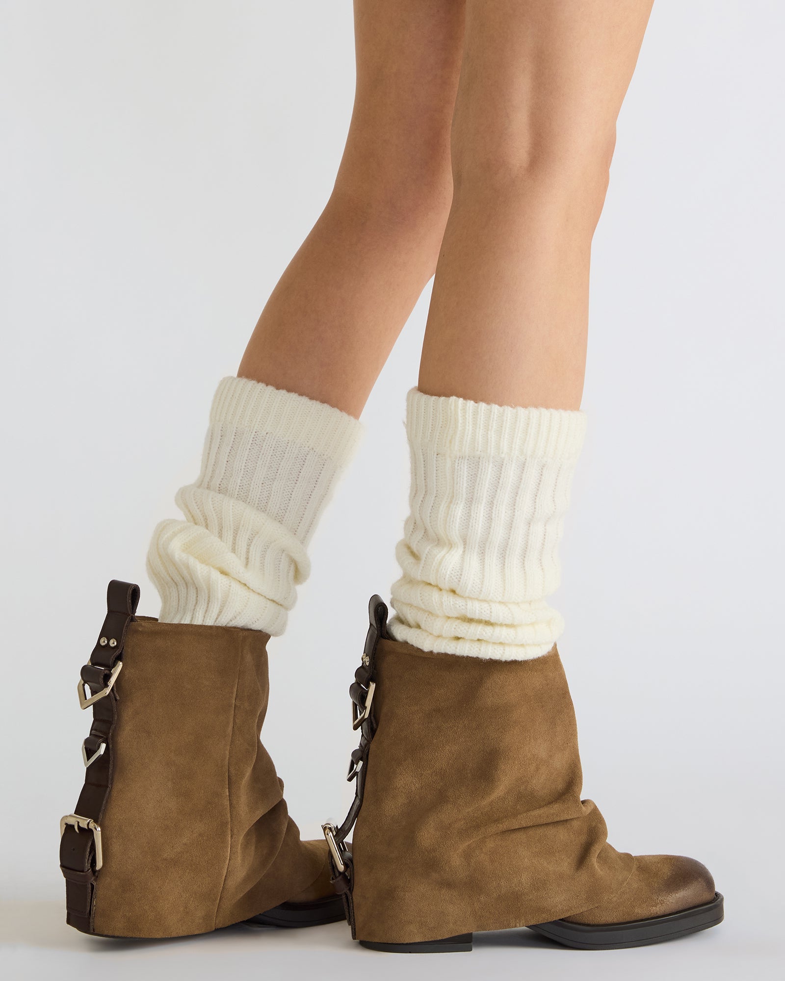STEVEMADDEN_SHOES_BENJI_TAUPE-SUEDE_4407_0ae81614-3fc3-485c-9653-c04724358f17.jpg