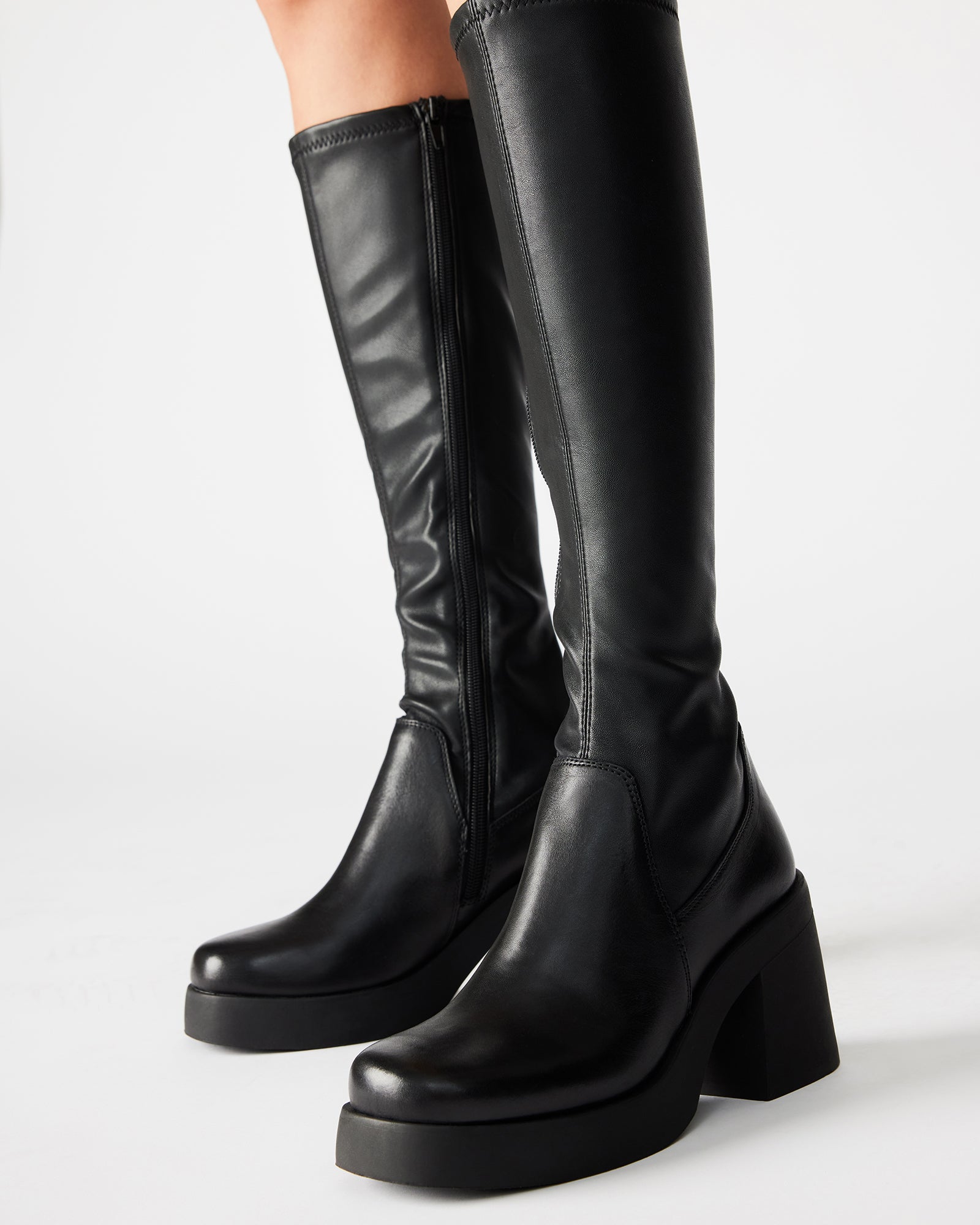STEVEMADDEN_SHOES_BERKLEIGH_BLACK_LIFESTYLE.jpg