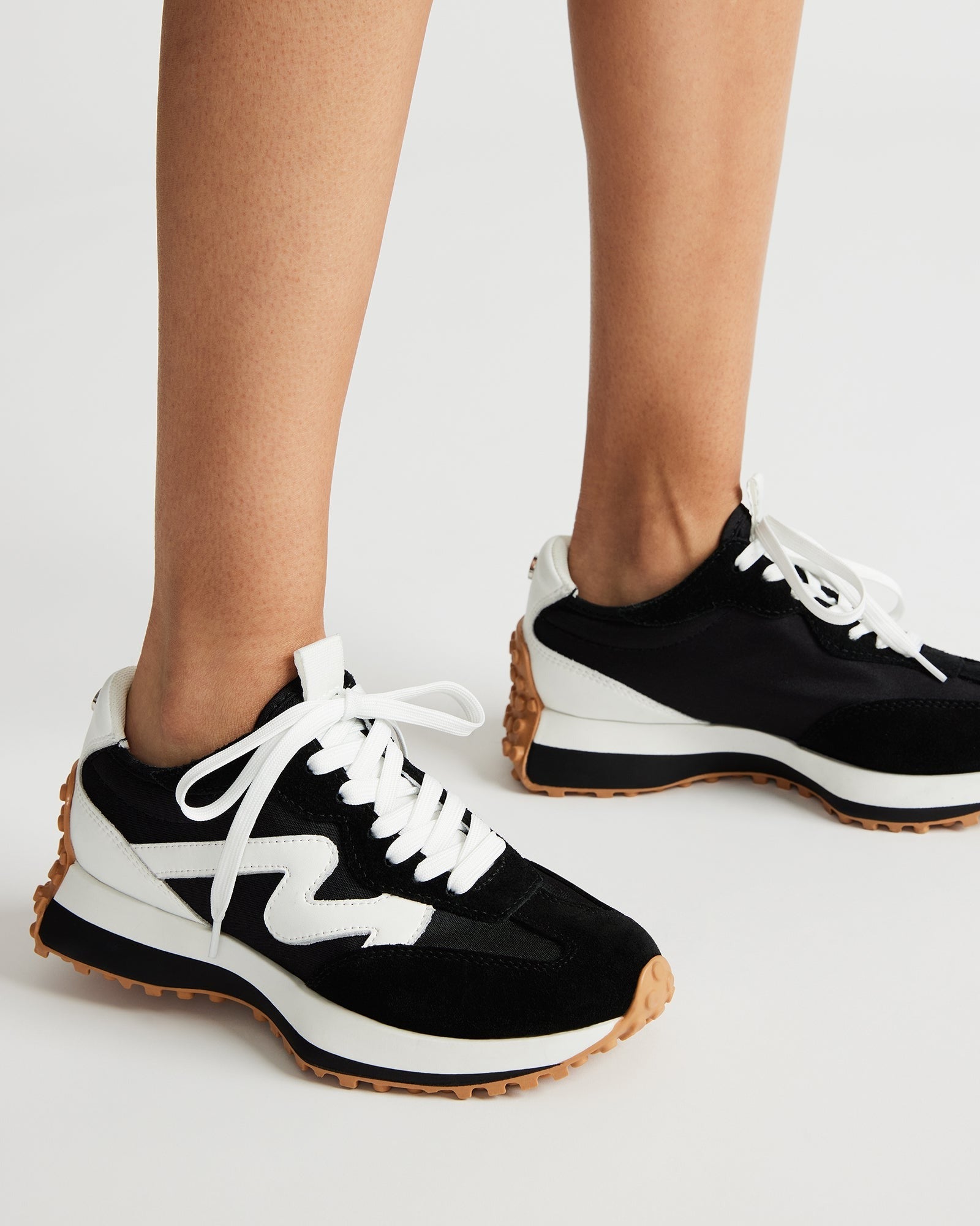 STEVEMADDEN_SHOES_CAMPO_BLACK-WHITE_4778.jpg