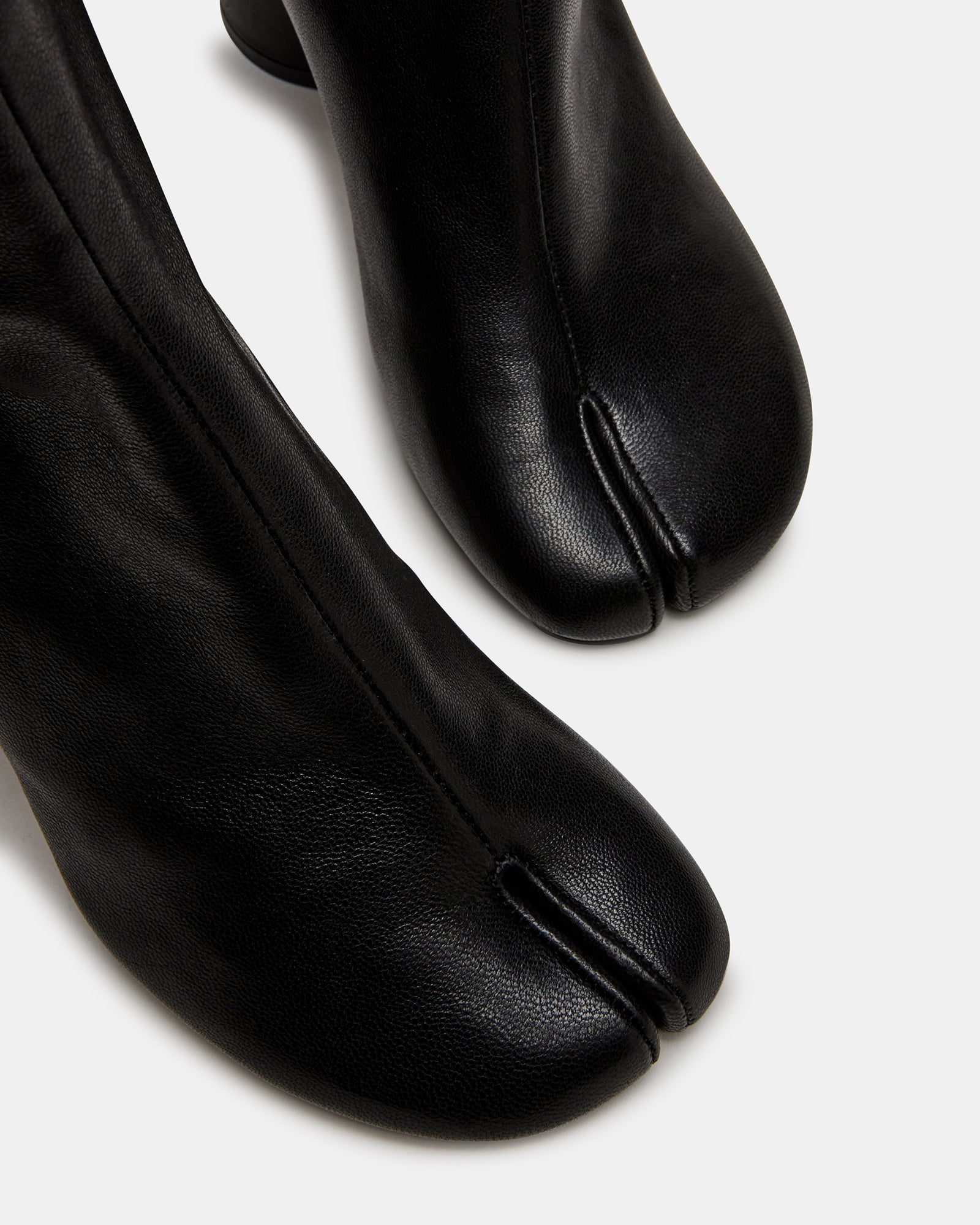 STEVEMADDEN_SHOES_CARO_BLACK-LEATHER_05.jpg