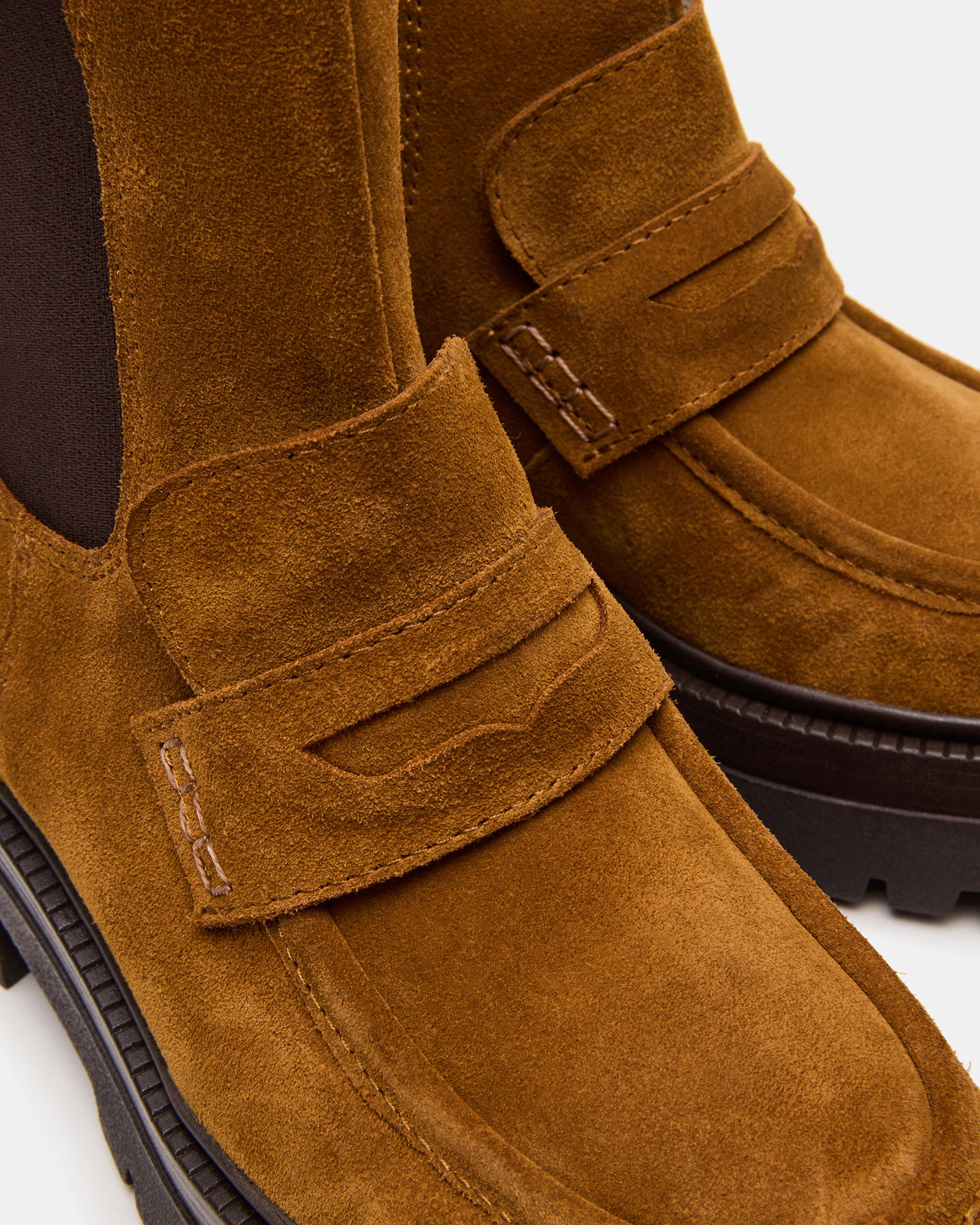 STEVEMADDEN_SHOES_CONWAY_COGNAC-SUEDE_05.jpg