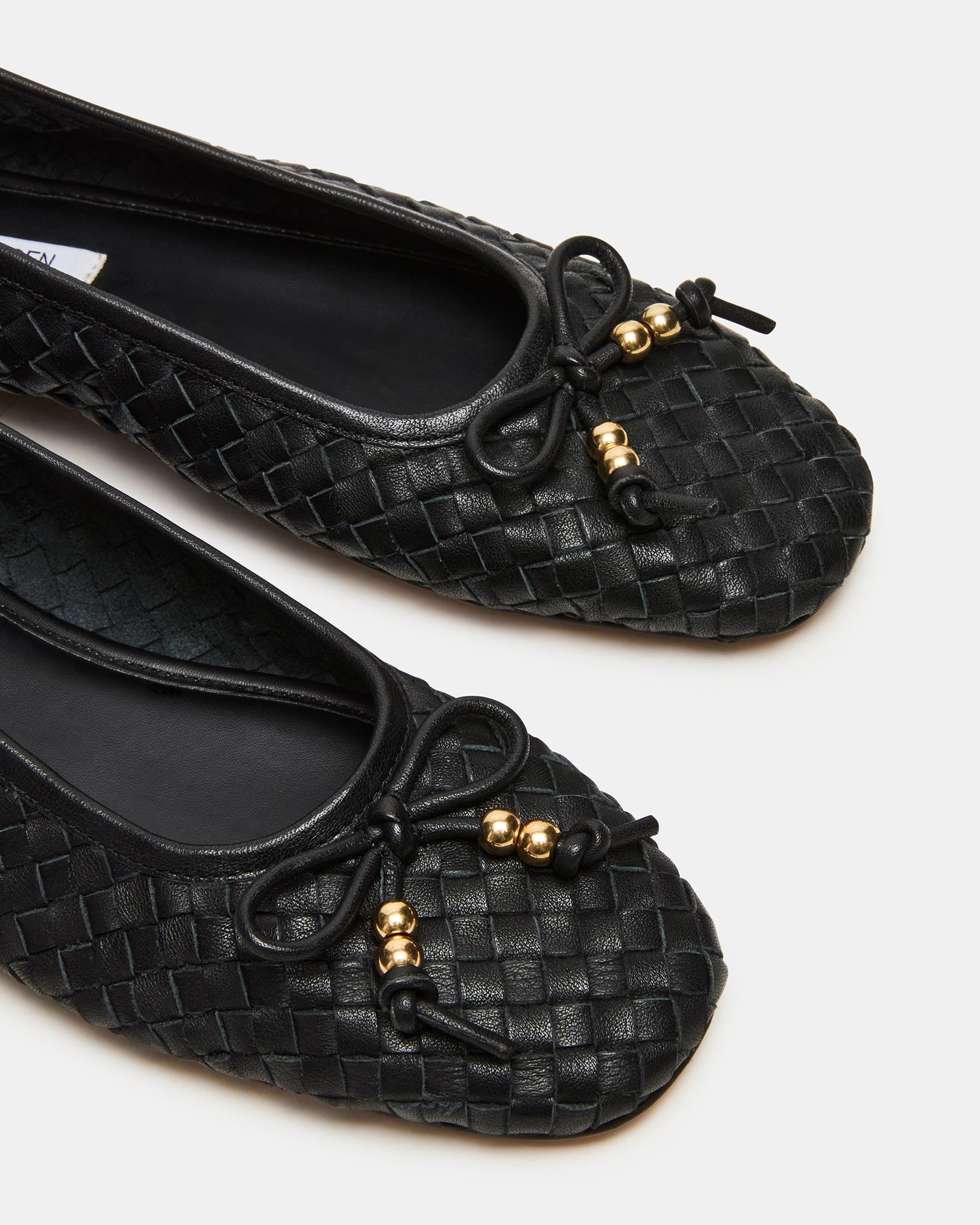 STEVEMADDEN_SHOES_DIVY_BLACK-LEATHER_04_f0c5533d-2a95-4faa-b39c-16041e99c2d7.jpg