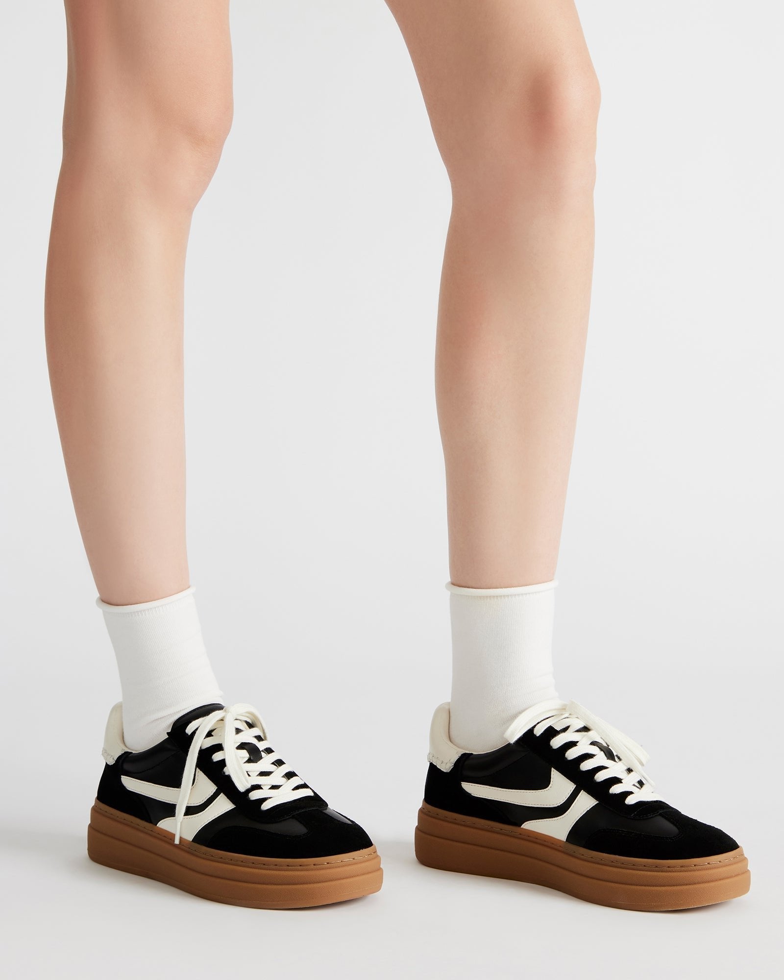 STEVEMADDEN_SHOES_DODGE_BLACK-WHITE_0362_0d2e7c9e-896f-4410-9037-87f6cc4387a1.jpg