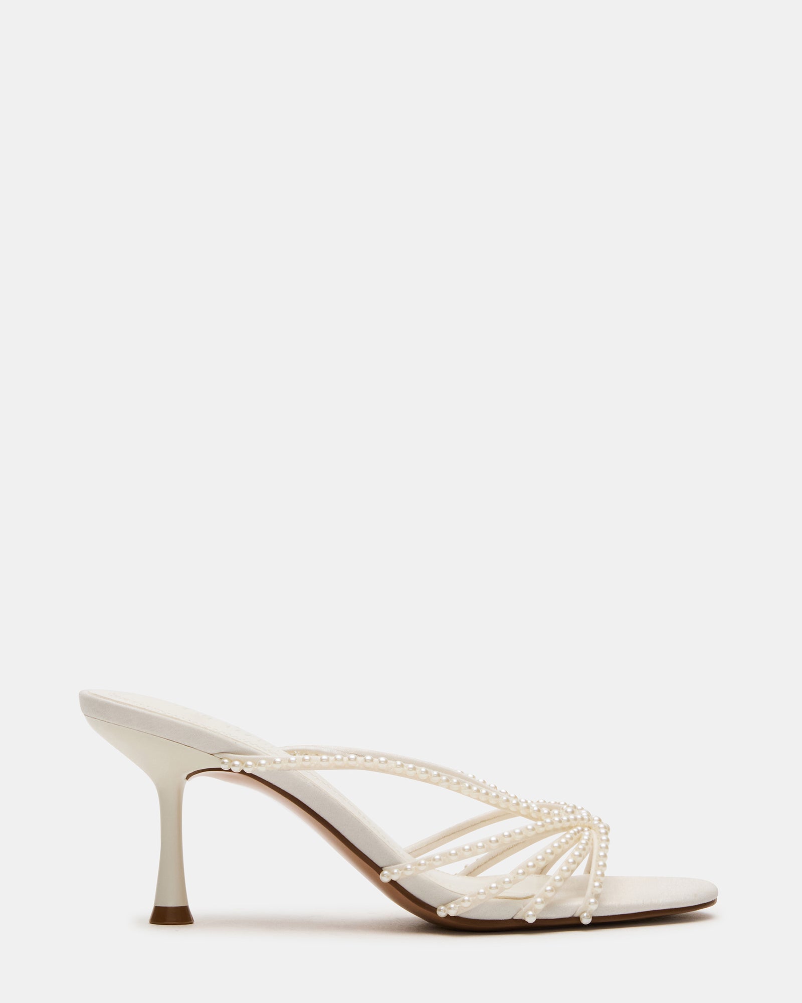 STEVEMADDEN_SHOES_EDNA-P_WHITE_01_1af8f1d9-056f-49b6-9f33-da7a45c50c38.jpg