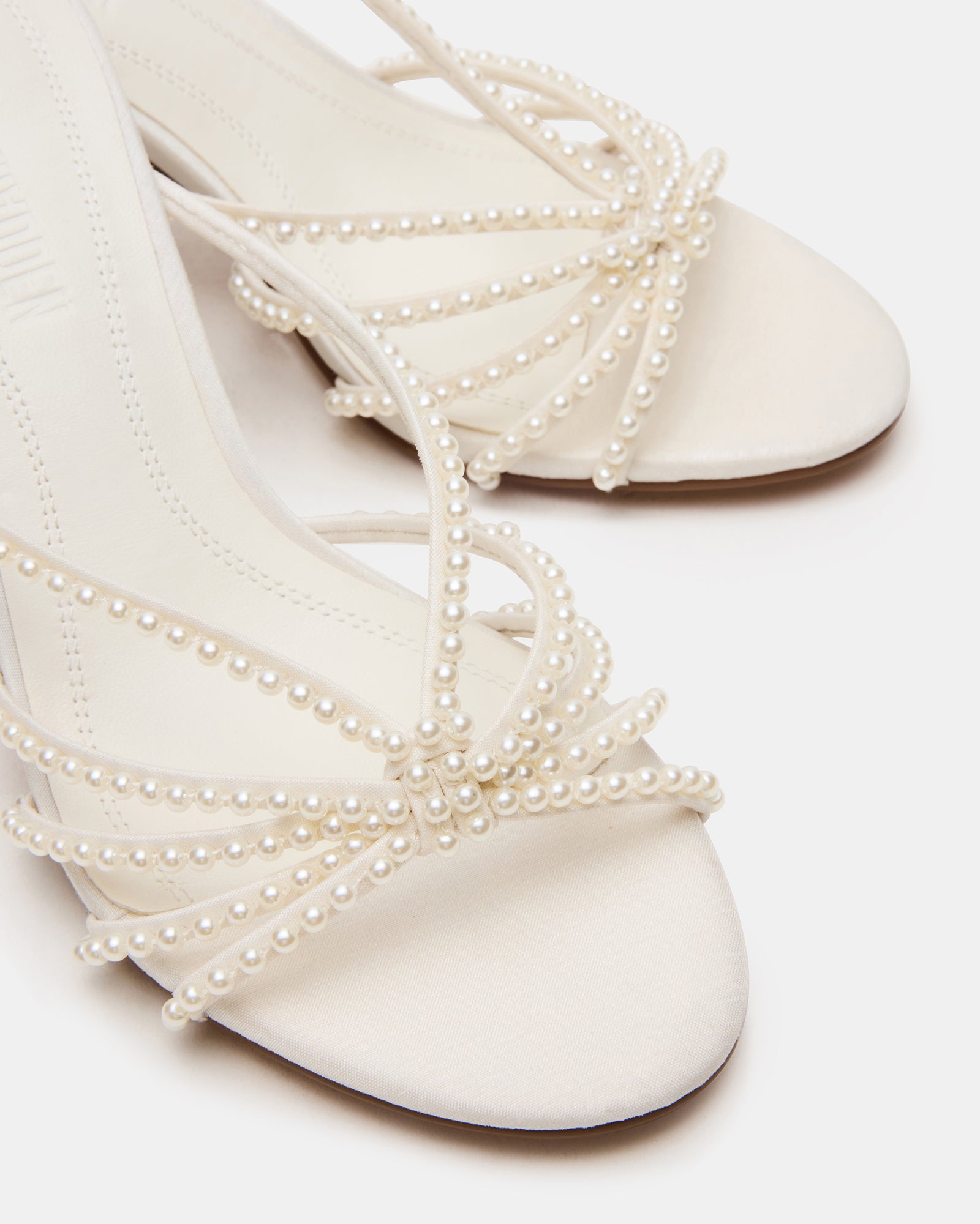 STEVEMADDEN_SHOES_EDNA-P_WHITE_05_d67d95b0-4090-4760-ac68-8c3c62003bf4.jpg