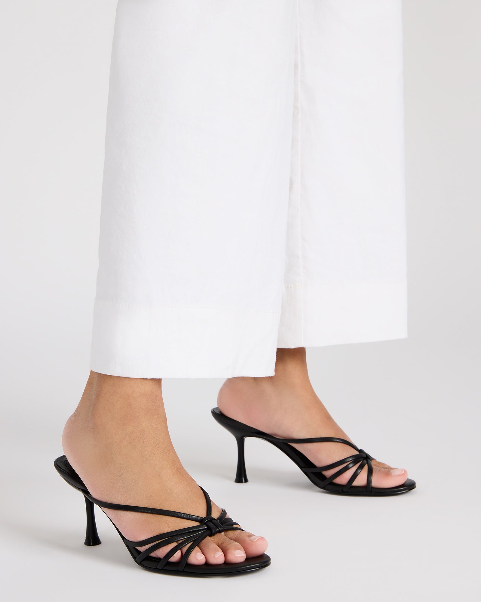 STEVEMADDEN_SHOES_EDNA_BLACK-LEATHER_7877_ac75f1e1-d7c9-4101-b00a-34cf835cdfa0.jpg