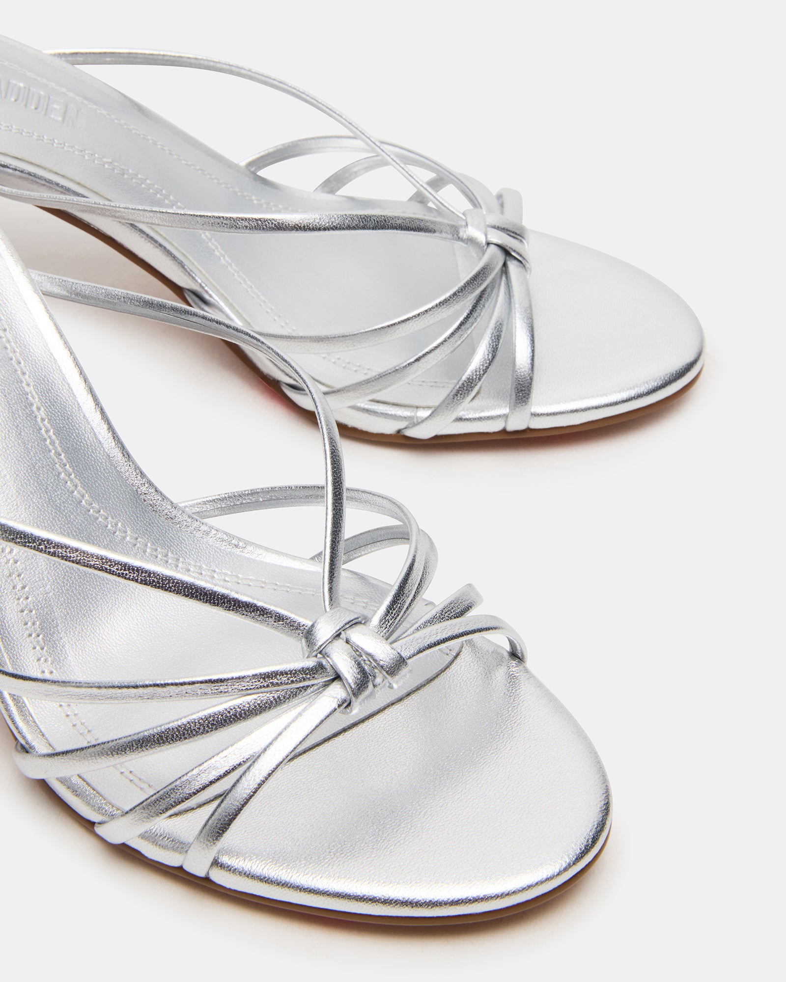 STEVEMADDEN_SHOES_EDNA_SILVER_04.jpg