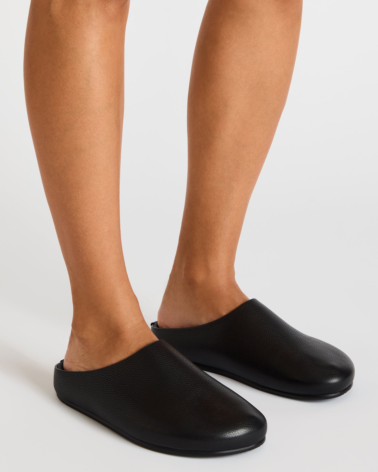 STEVEMADDEN_SHOES_FERN_BLACK-LEATHER_0128.jpg
