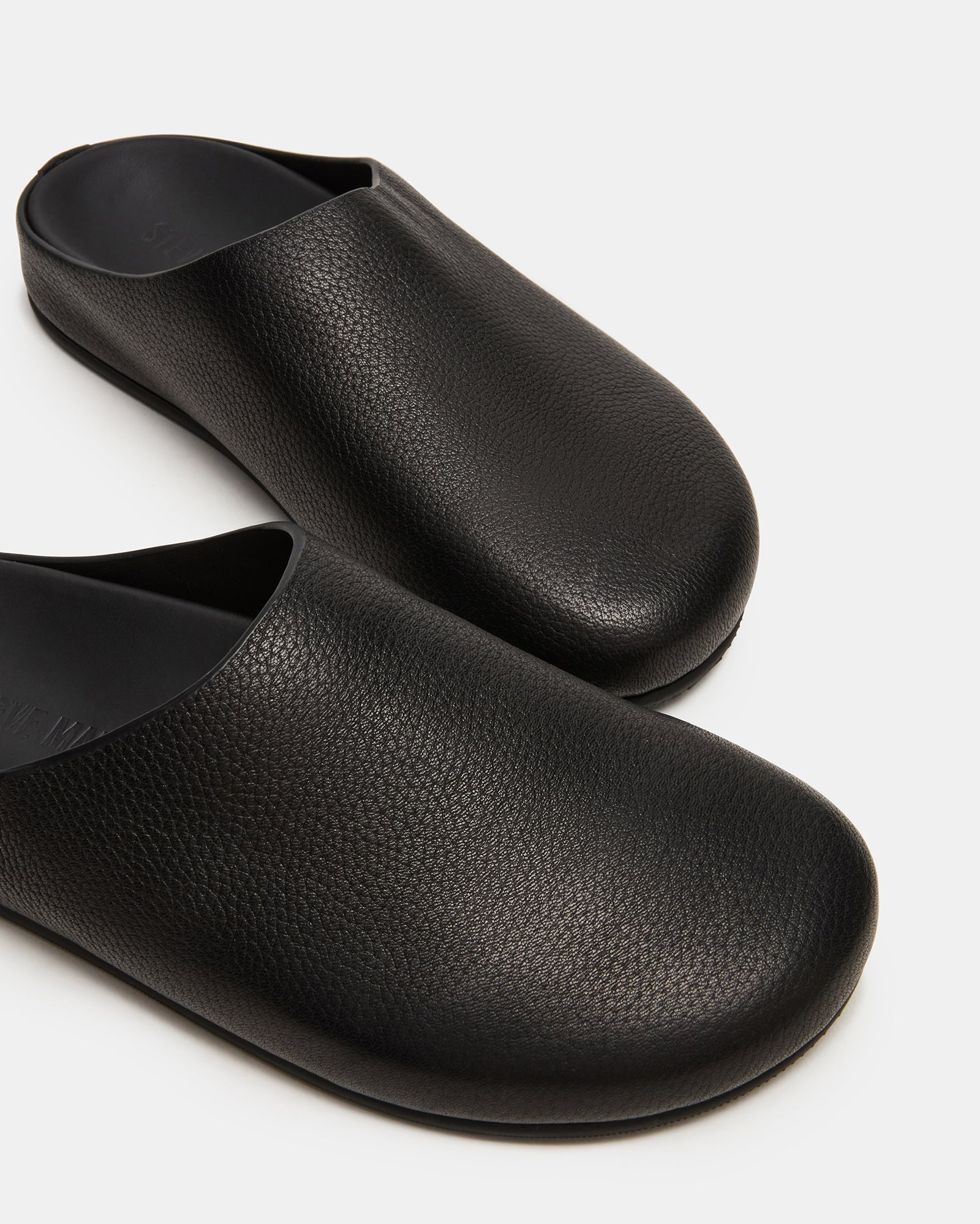 STEVEMADDEN_SHOES_FERN_BLACK-LEATHER_05.jpg
