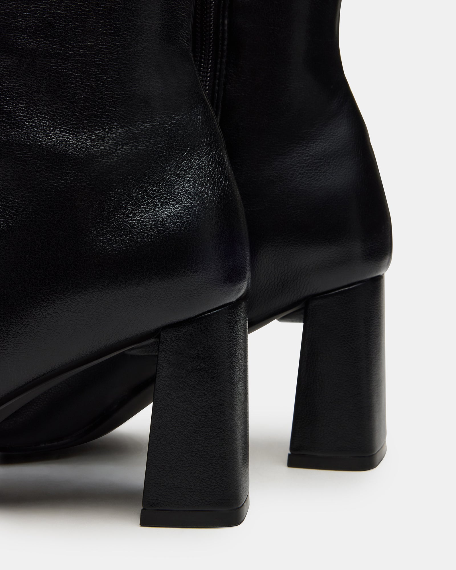 STEVEMADDEN_SHOES_HOLLY-W_BLACK_05.jpg