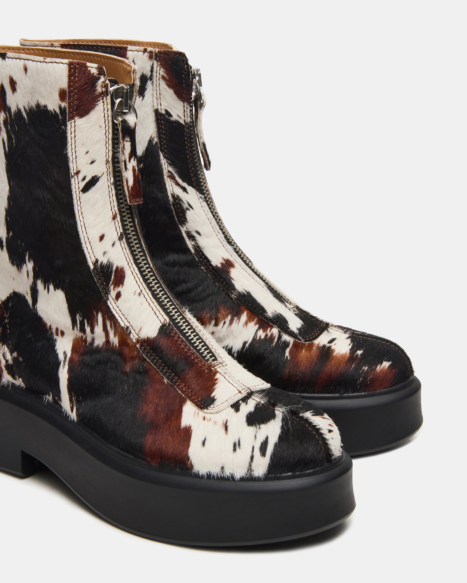 STEVEMADDEN_SHOES_JONES-H_COW-PRINT_04.jpg