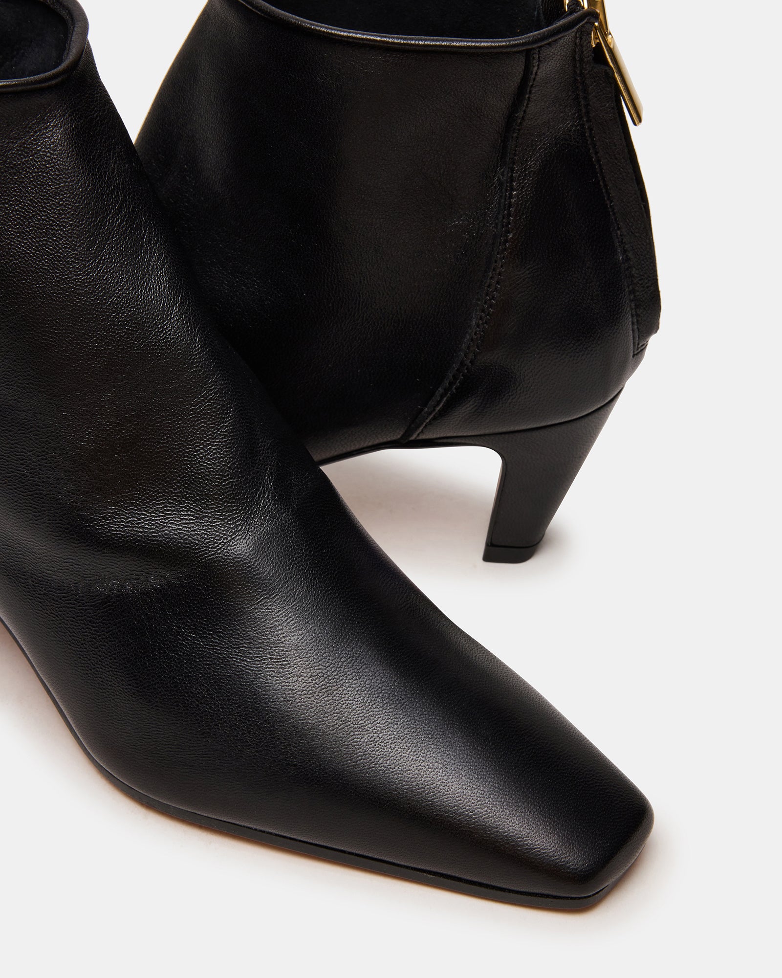 STEVEMADDEN_SHOES_JUNO_BLACK-LEATHER_05.jpg