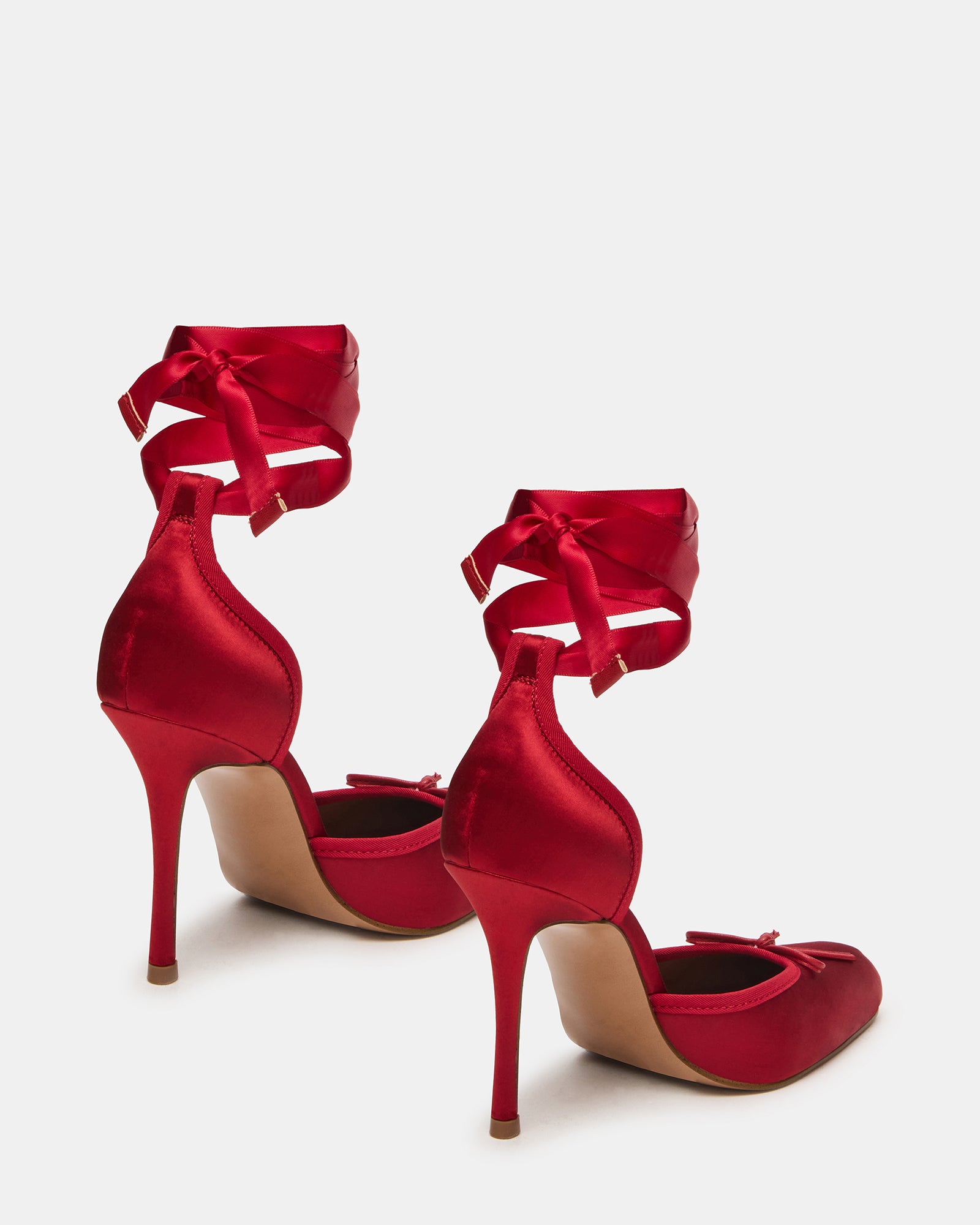 STEVEMADDEN_SHOES_LARINA_RED-SATIN_03_df88e58b-1684-442b-abde-3bb447d92503.jpg