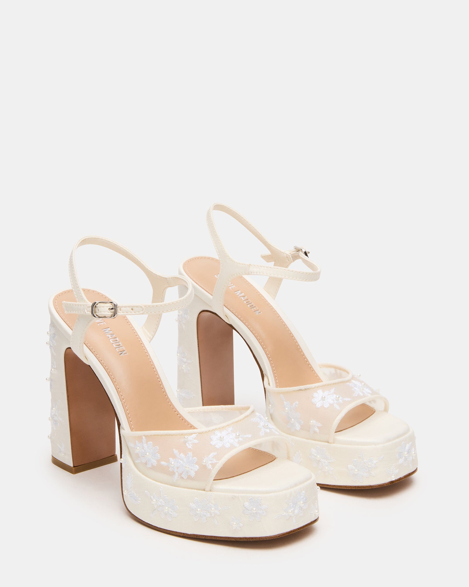 STEVEMADDEN_SHOES_LIANDRA-EMB_WHITE-MESH_01.jpg