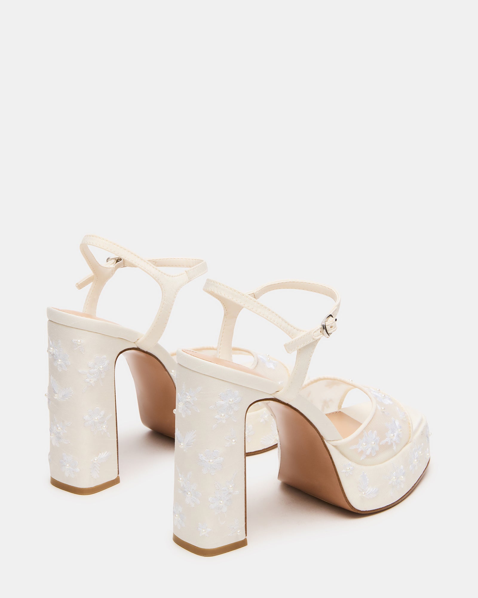 STEVEMADDEN_SHOES_LIANDRA-EMB_WHITE-MESH_02.jpg