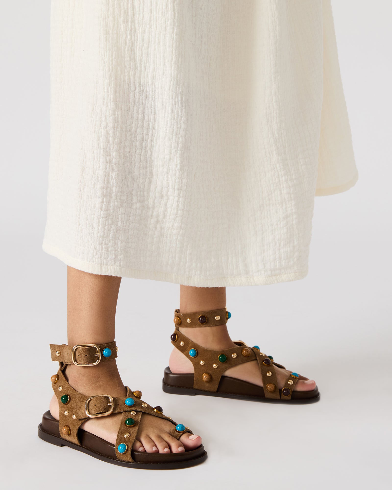 STEVEMADDEN_SHOES_LINEAR_TAUPE-SUEDE_0671_ed4d5091-9476-46f4-b073-e86dfc16adab.jpg