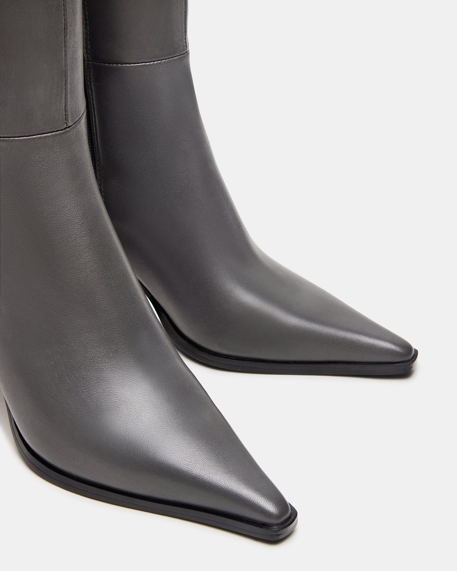 STEVEMADDEN_SHOES_LINGO_GREY-LEATHER_04_71889c58-e1fa-44a0-bf9f-2c225ede890e.jpg