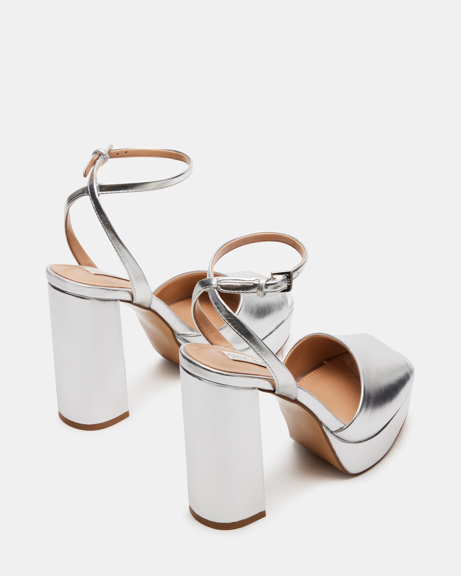 STEVEMADDEN_SHOES_LOURDES_SILVER-METALLIC_03_8a37f7fa-aa9c-4e1b-a80e-2454e6cca446.jpg