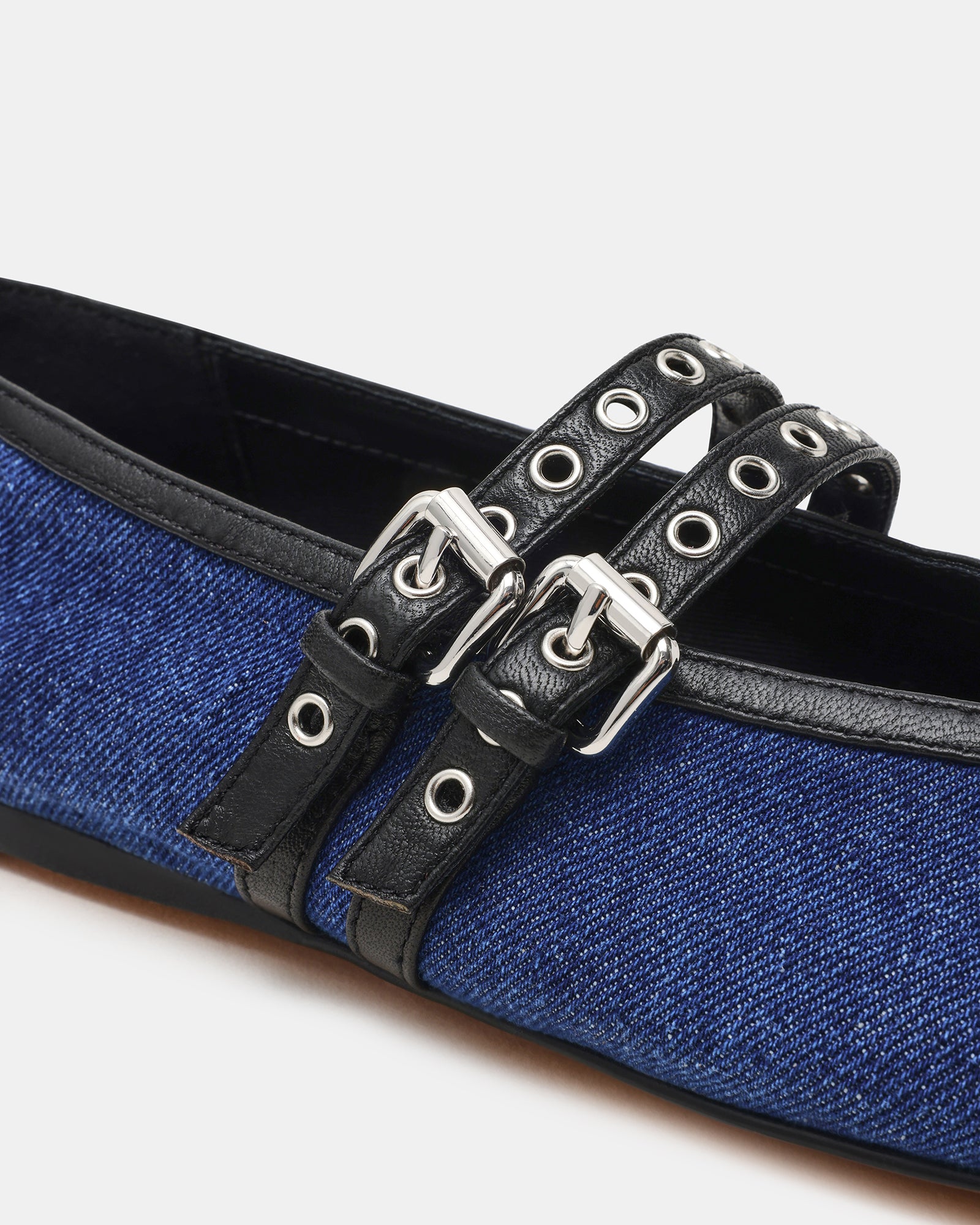 STEVEMADDEN_SHOES_LYDIA-CAP_BLACK-DENIM05.jpg