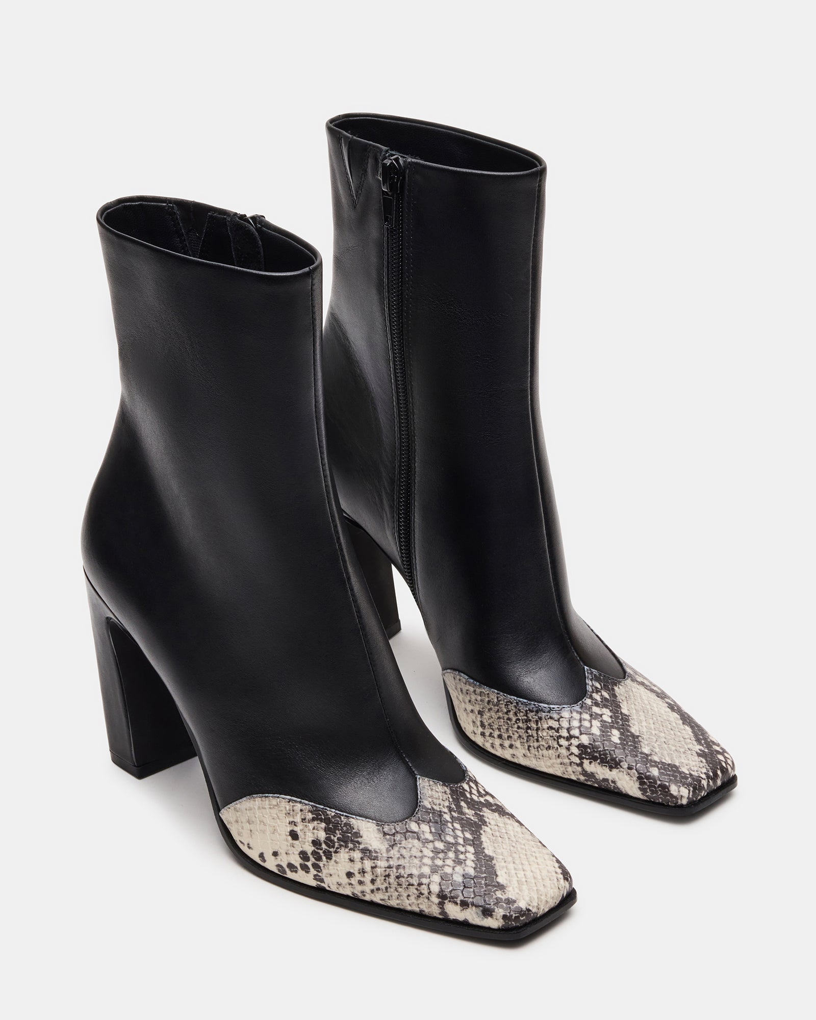 STEVEMADDEN_SHOES_LYLE_BLACK-SNAKE_02_fa33162e-d0e2-4266-8123-593439c24ea7.jpg