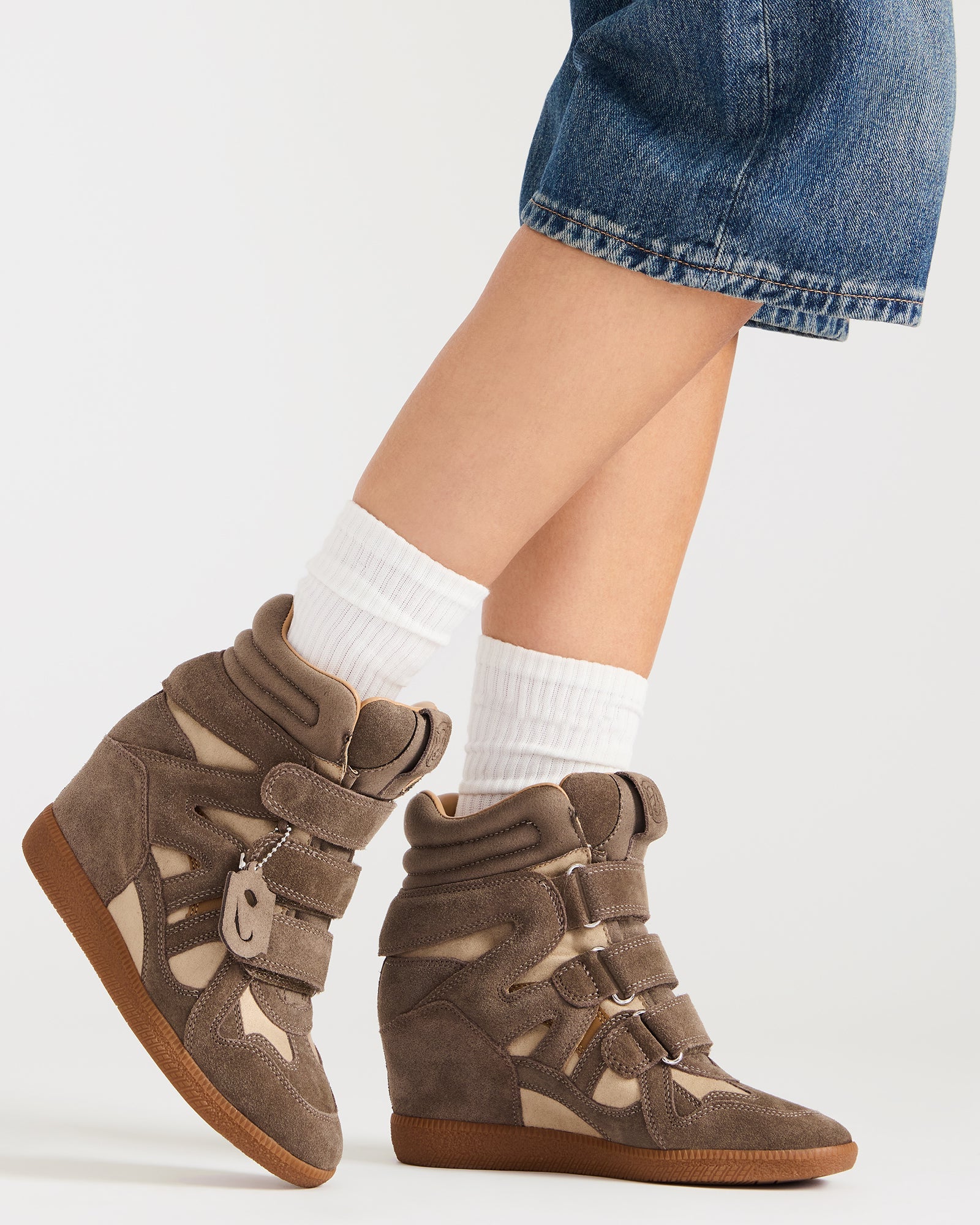 STEVEMADDEN_SHOES_MAVIS_TAUPE-SUEDE_11101_a53bee8c-195e-4b89-b7f7-df3591588661.jpg