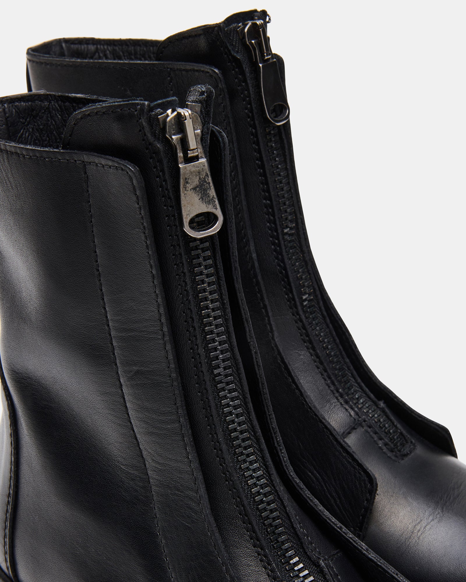 STEVEMADDEN_SHOES_MILTON_BLACK-LEATHER_05.jpg