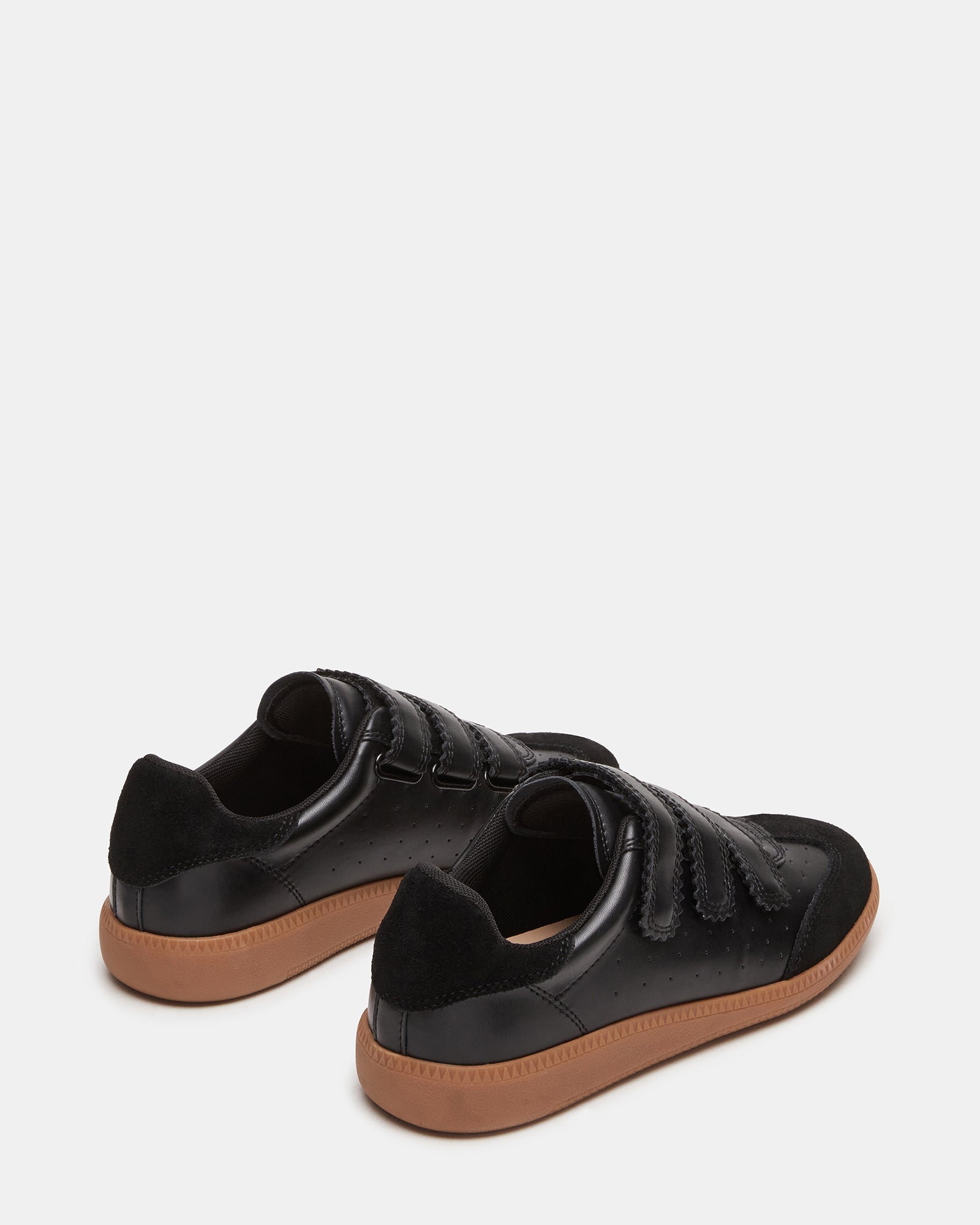 STEVEMADDEN_SHOES_MOMENTUM_BLACK_03_e872ec7c-fb91-441e-b923-3f3a6b79c456.jpg